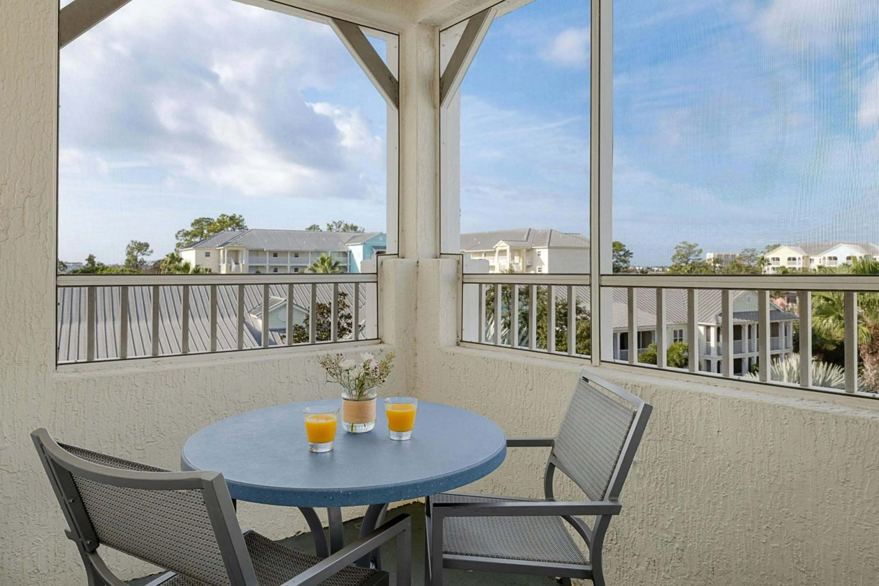 Photo of the whole room in Marriott's Harbour Lake