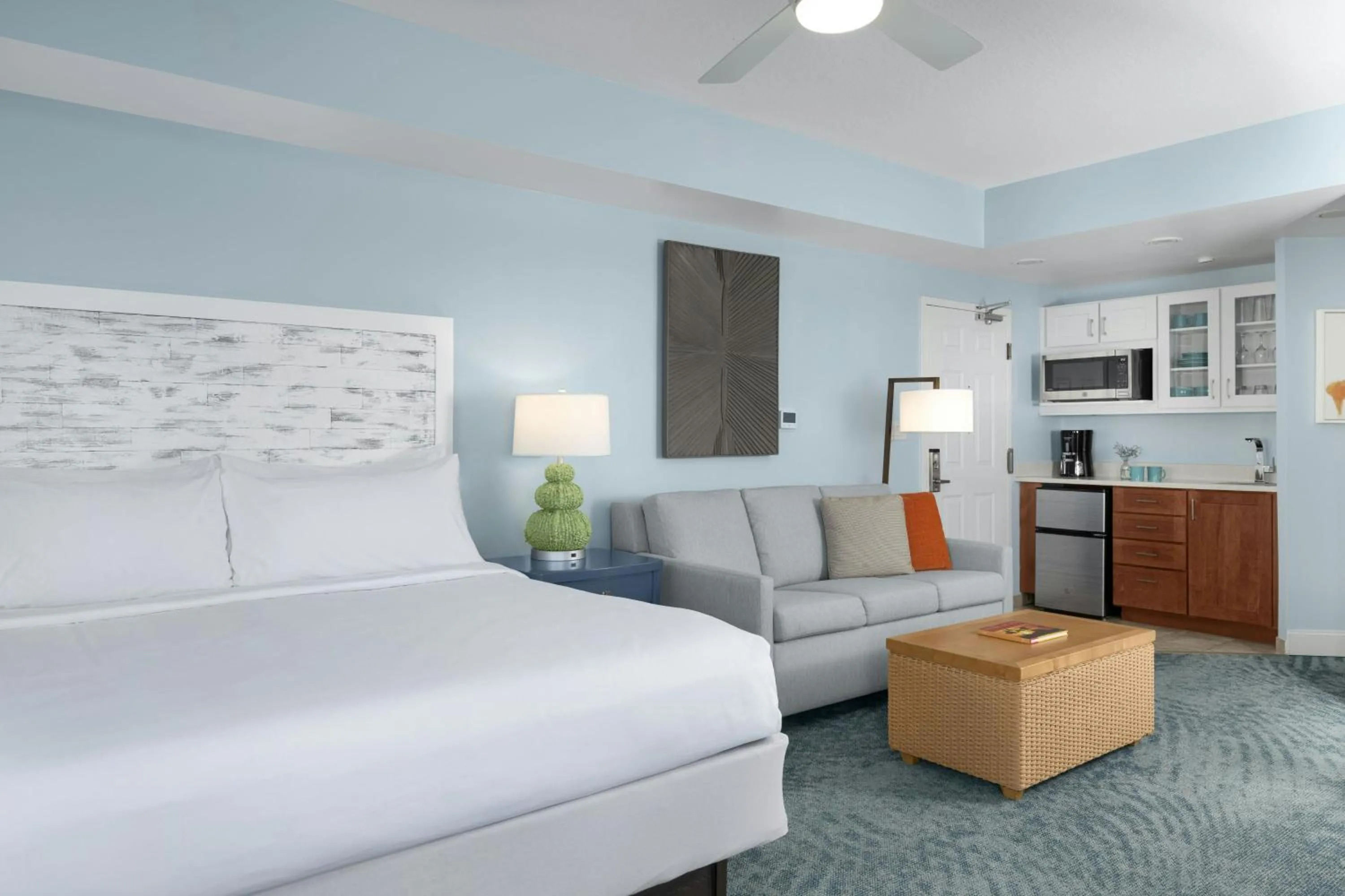 Living room, Bed in Marriott's Harbour Lake