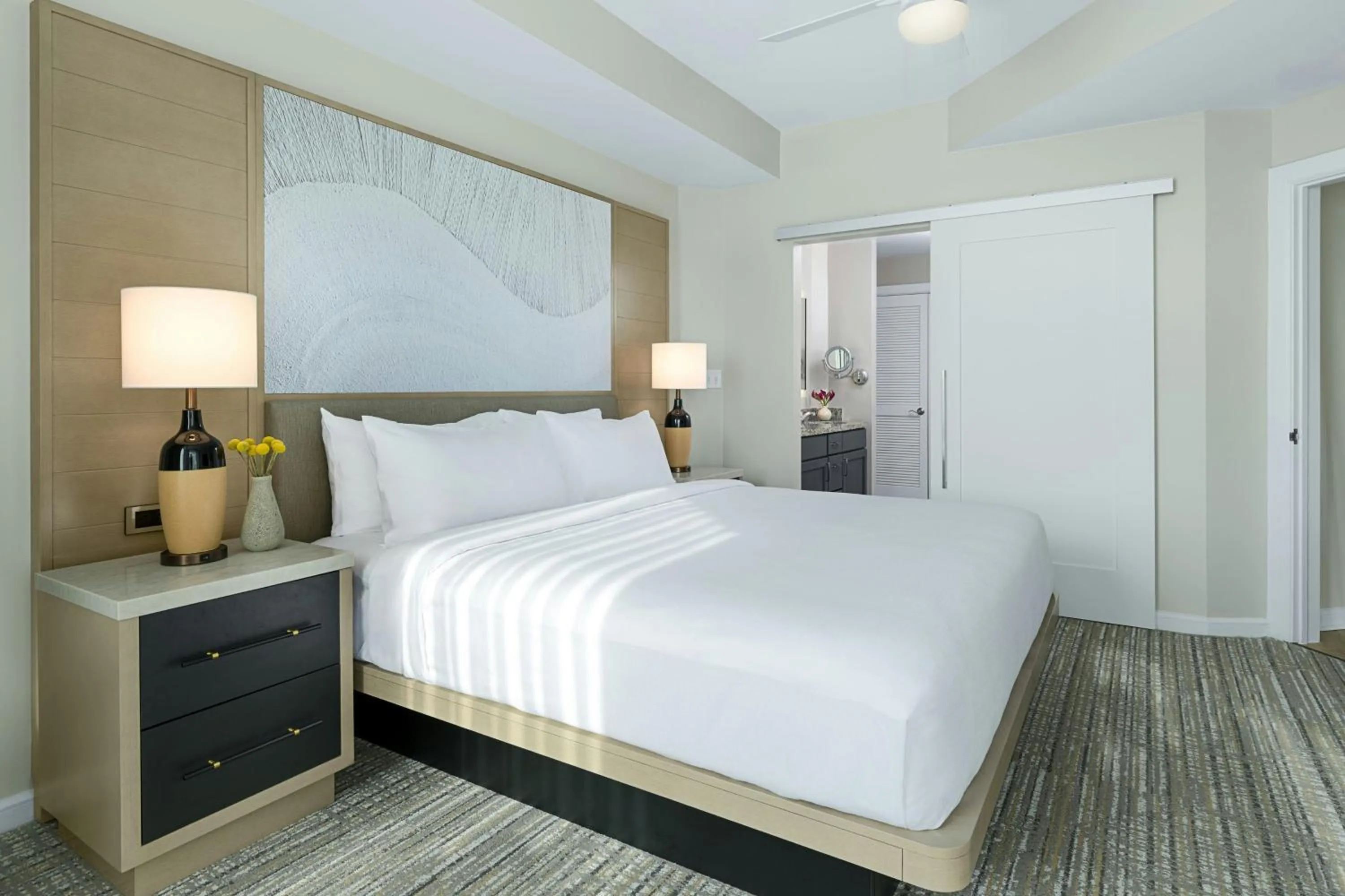 Bedroom, Bed in Marriott's Royal Palms