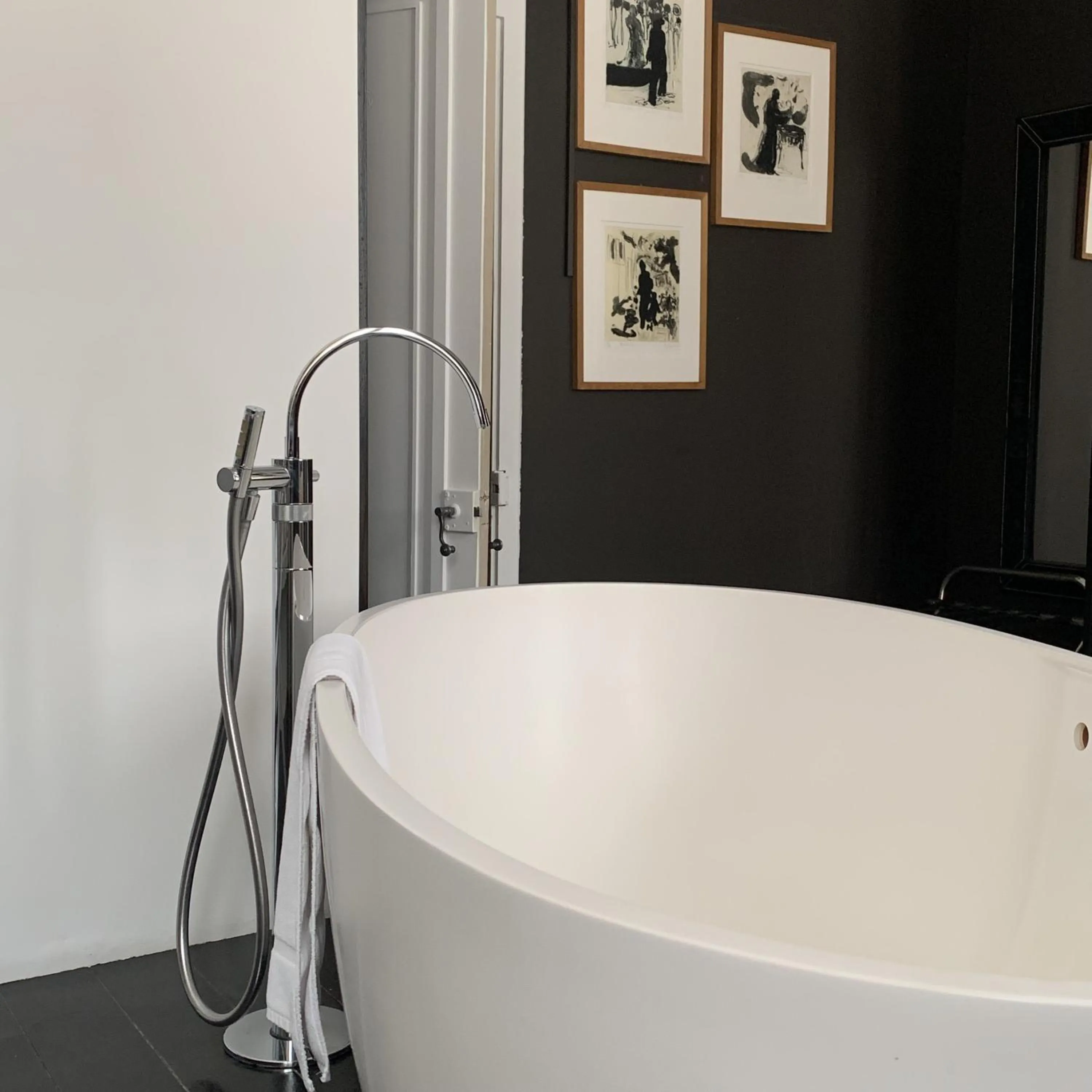 Bathroom in Hôtel Particulier Le 28 - Spa & Art Luxury Design by Alain Ducasse