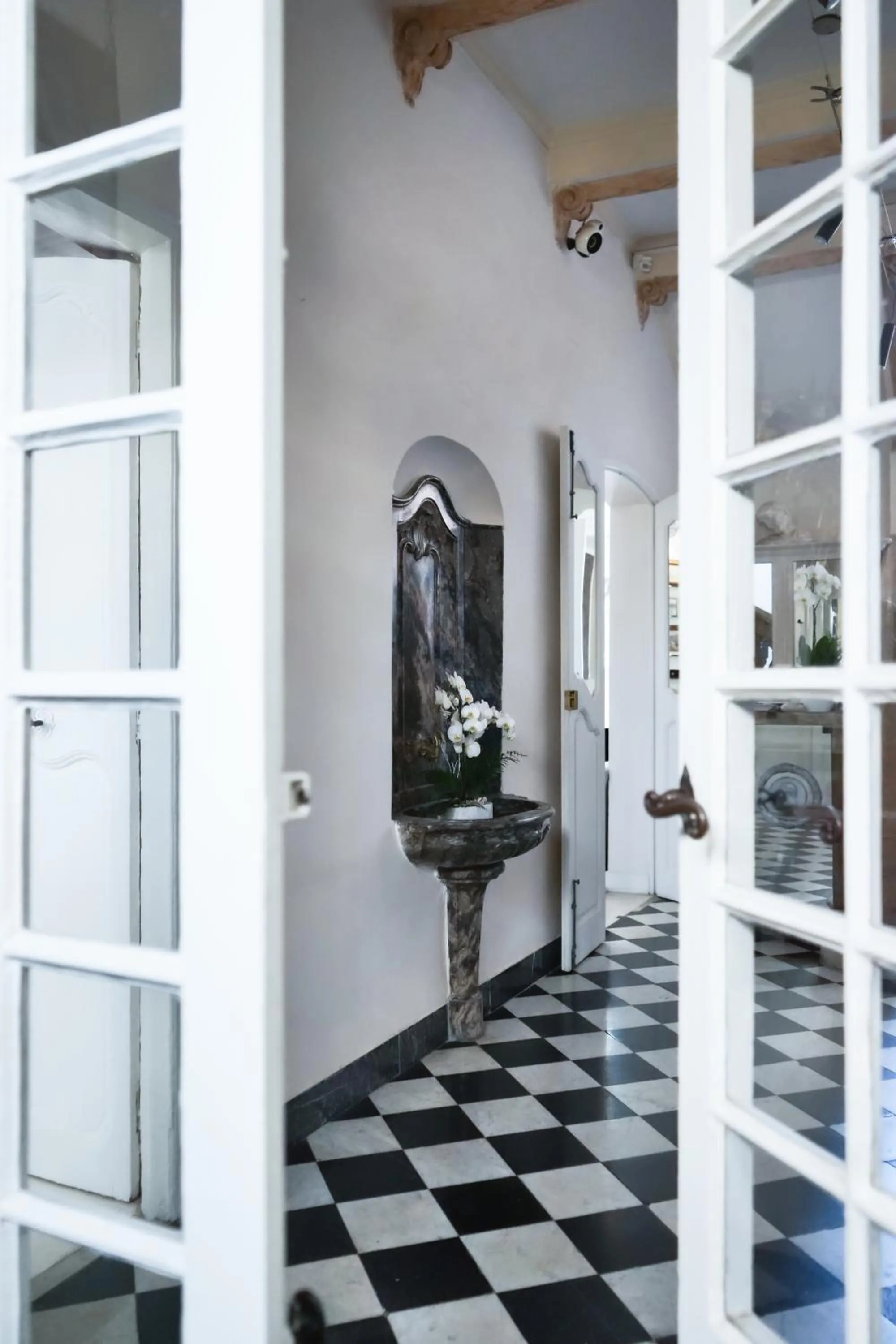 Decorative detail in Hôtel Particulier Le 28 - Spa & Art Luxury Design by Alain Ducasse