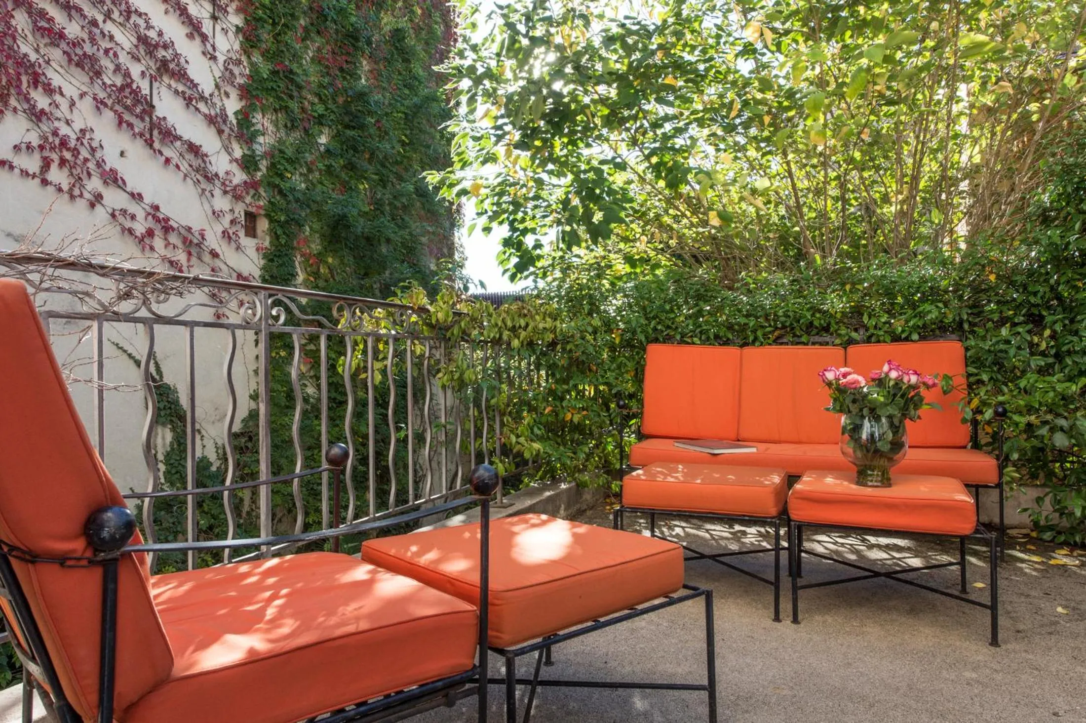 Patio in Hôtel Particulier Le 28 - Spa & Art Luxury Design by Alain Ducasse