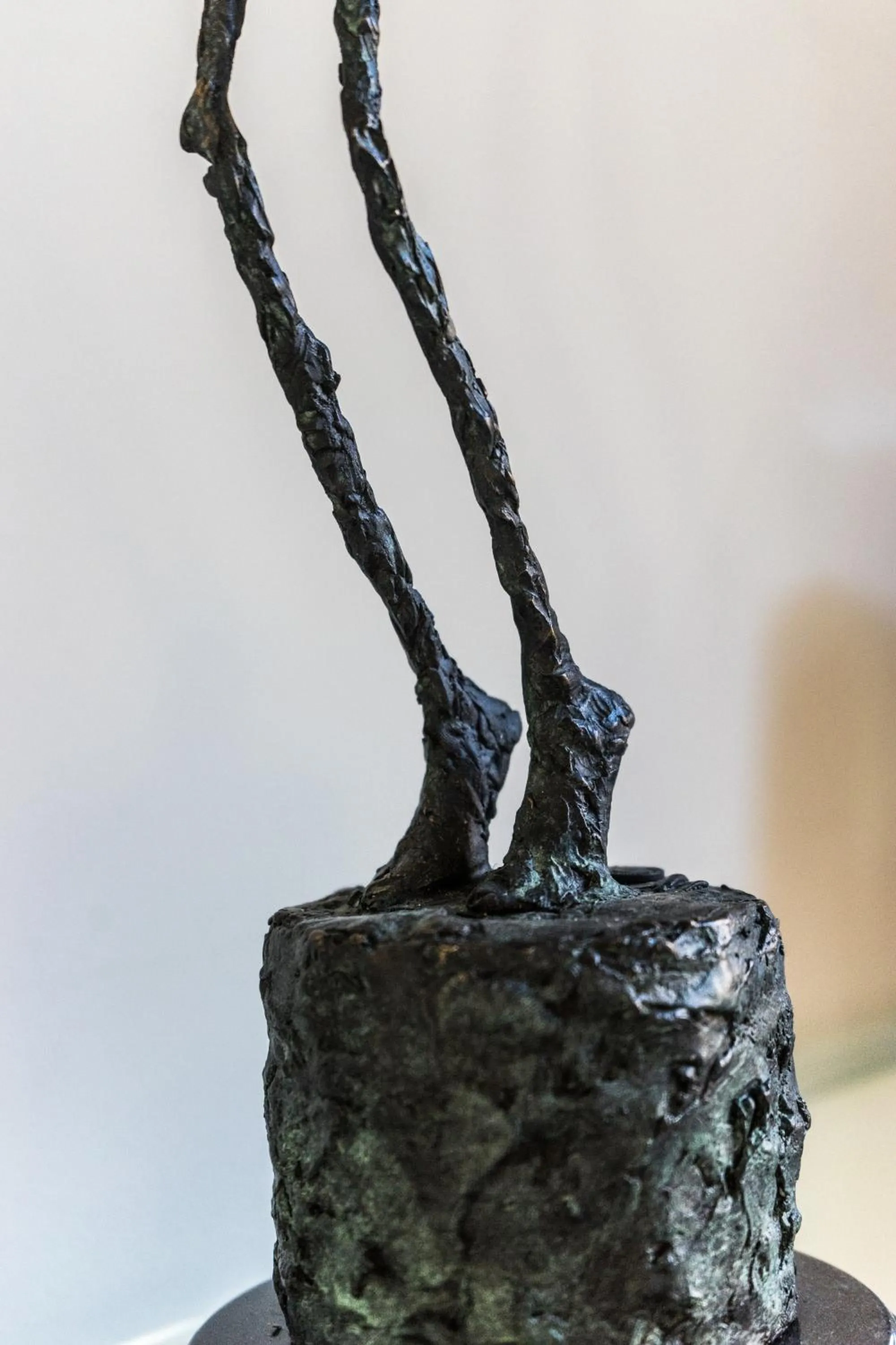 Communal lounge/ TV room in Hôtel Particulier Le 28 - Spa & Art Luxury Design by Alain Ducasse