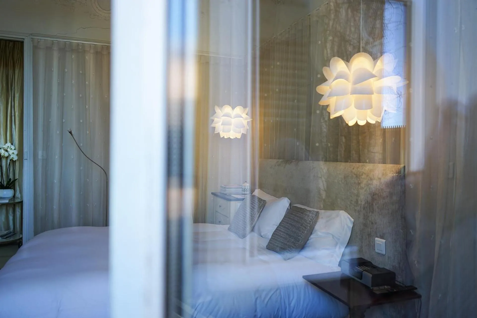 Photo of the whole room, Bed in Hôtel Particulier Le 28 - Spa & Art Luxury Design by Alain Ducasse