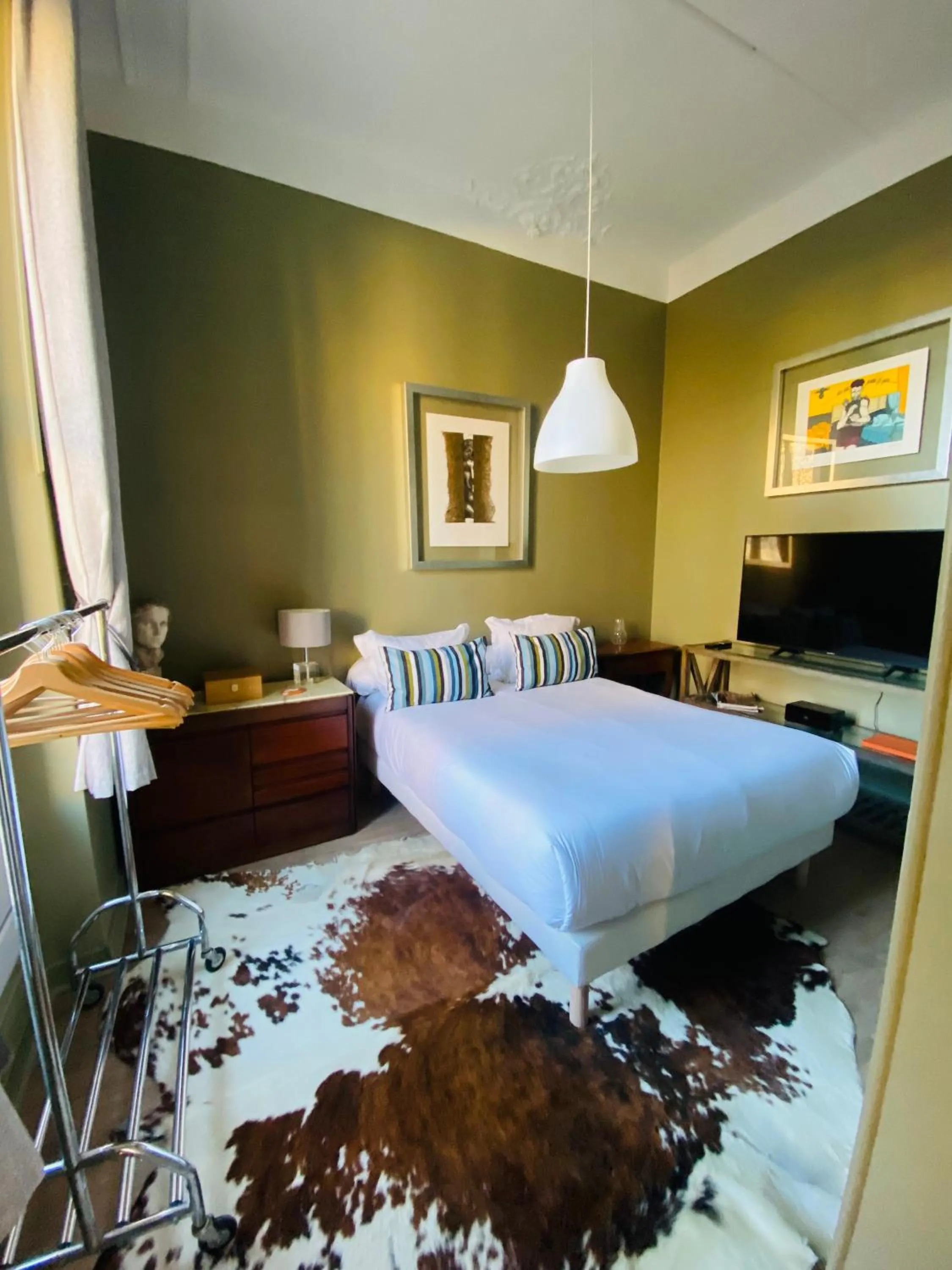 Decorative detail, Bed in Hôtel Particulier Le 28 - Spa & Art Luxury Design by Alain Ducasse