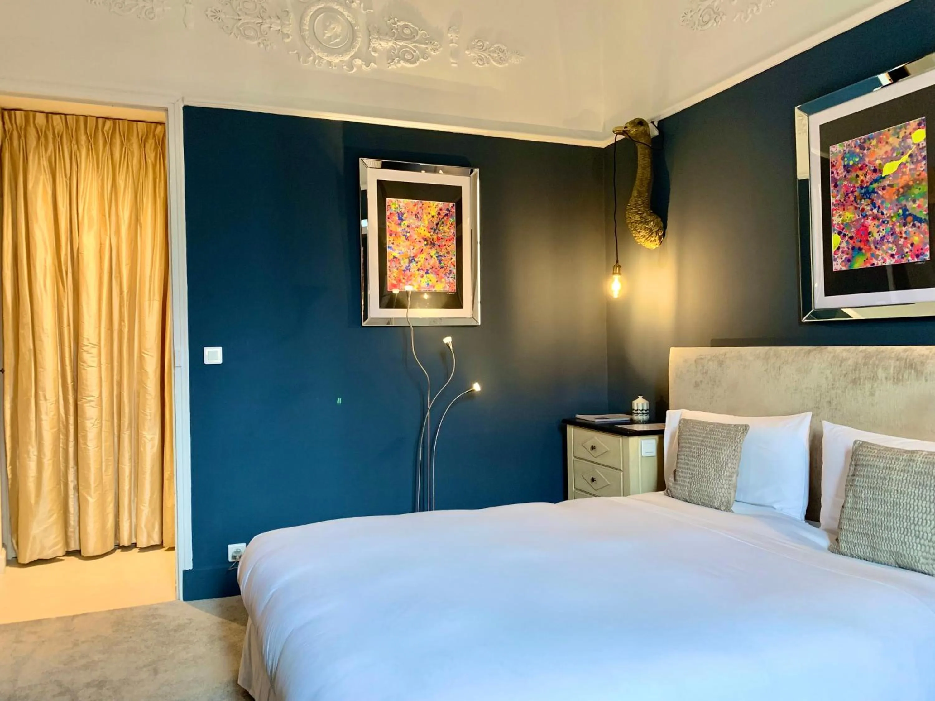 Bedroom, Bed in Hôtel Particulier Le 28 - Spa & Art Luxury Design by Alain Ducasse