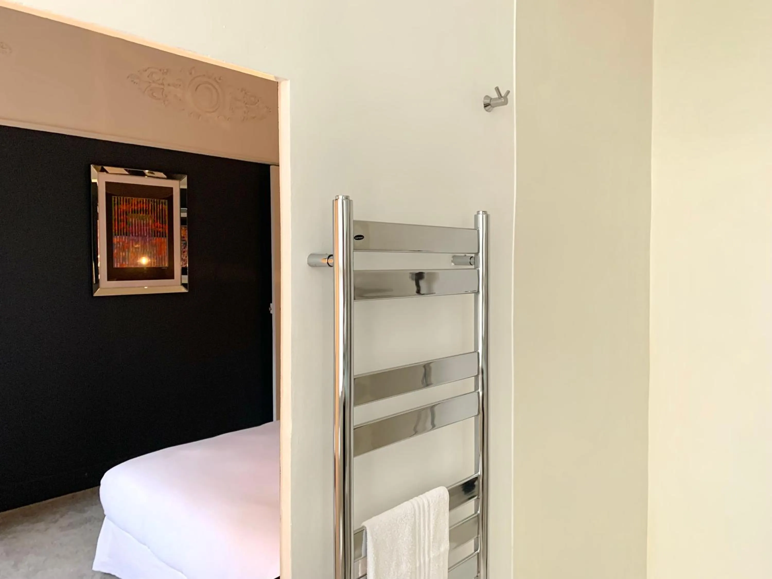 Bathroom, Bed in Hôtel Particulier Le 28 - Spa & Art Luxury Design by Alain Ducasse