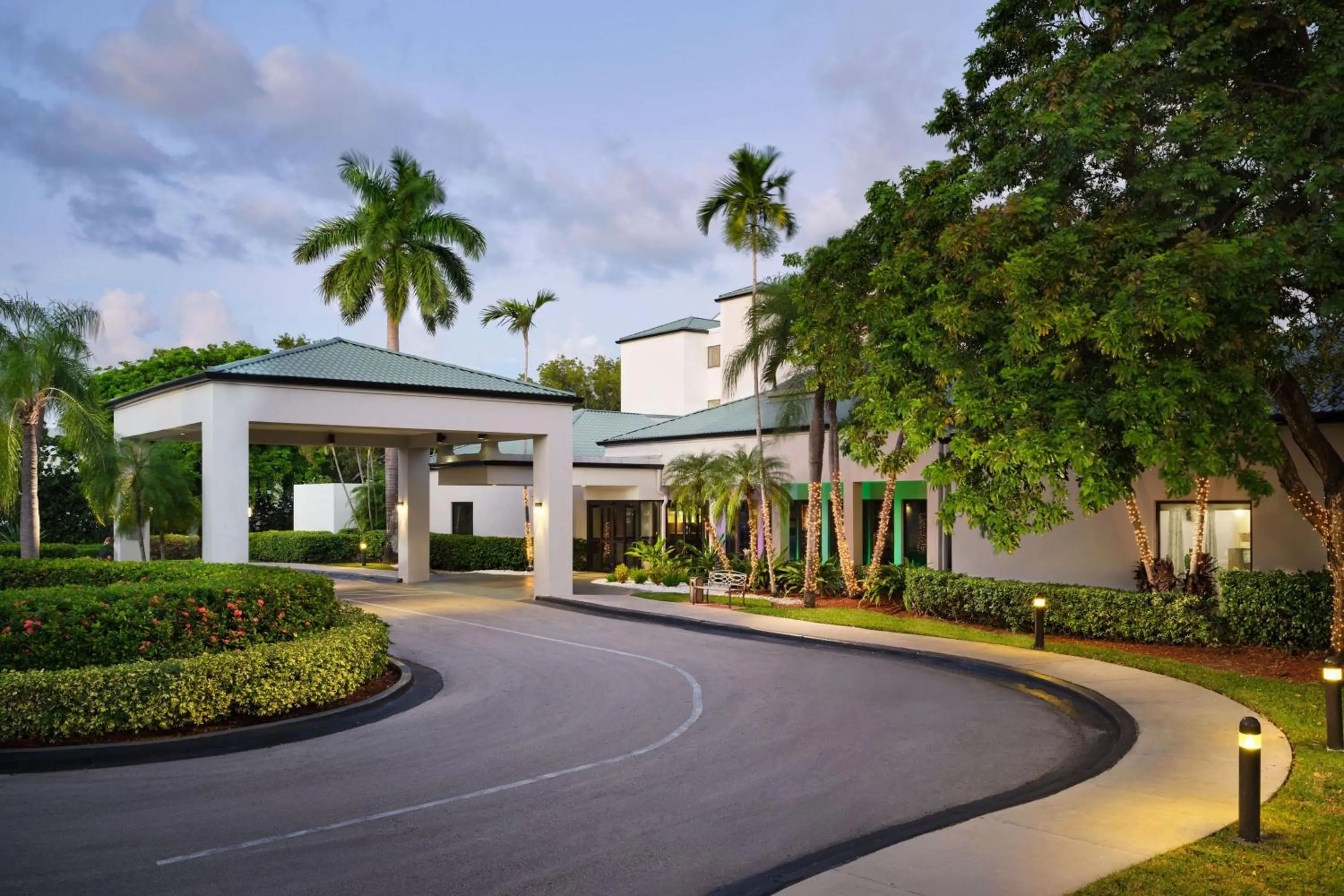 Property building in Courtyard Miami Airport West Doral