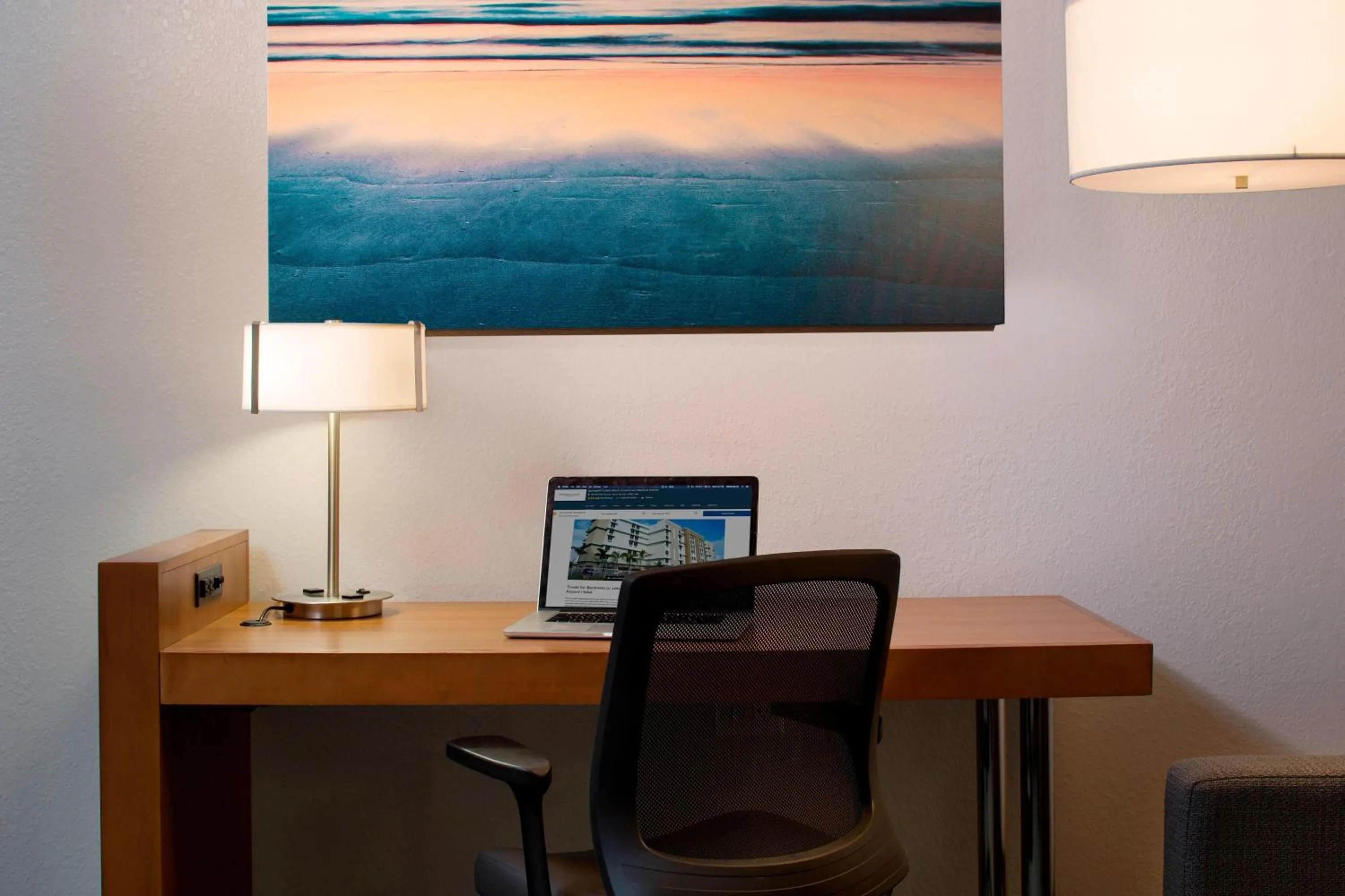 Photo of the whole room in SpringHill Suites Miami Downtown/Medical Center