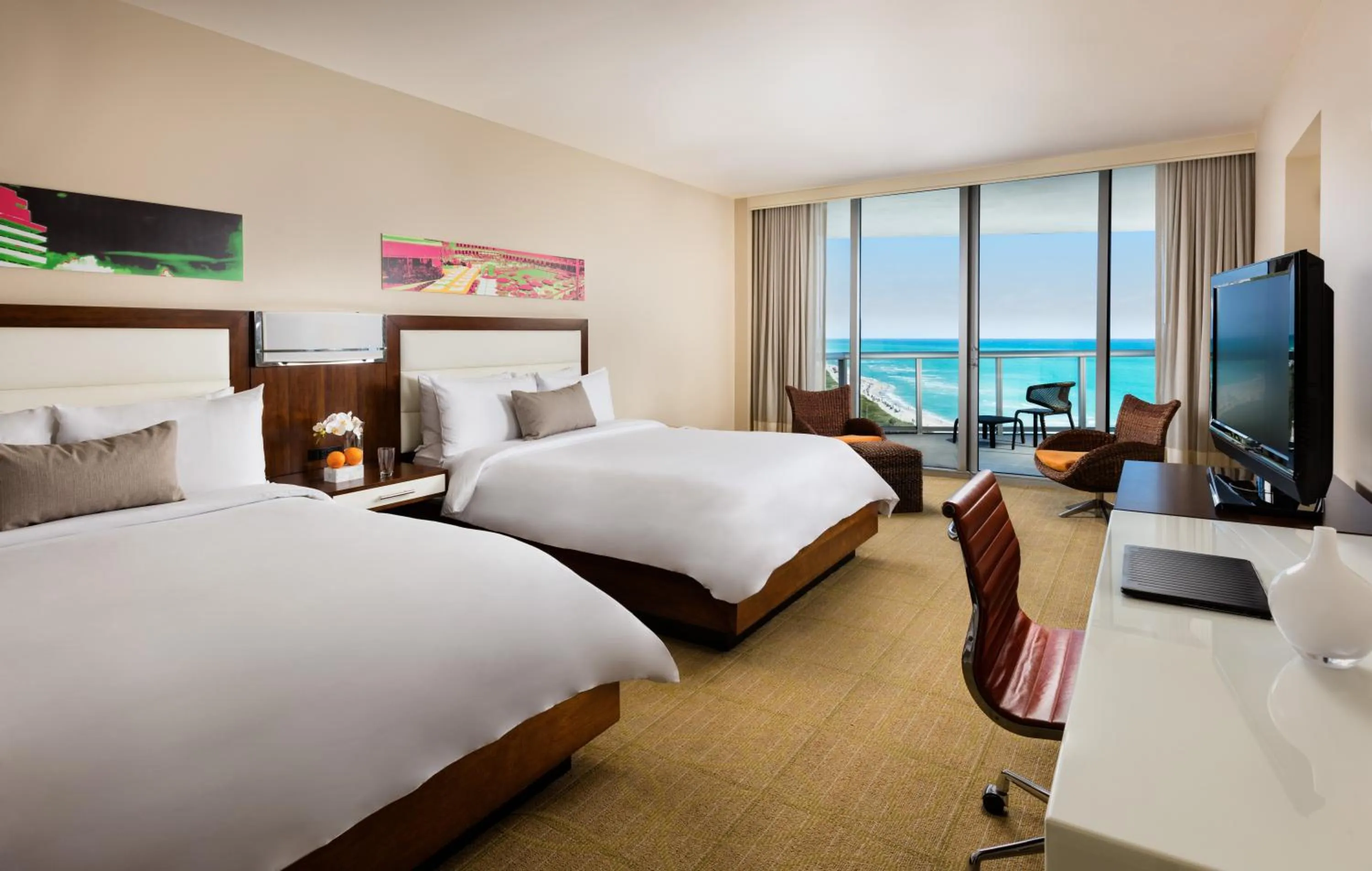 Photo of the whole room, Bed in Eden Roc Miami Beach