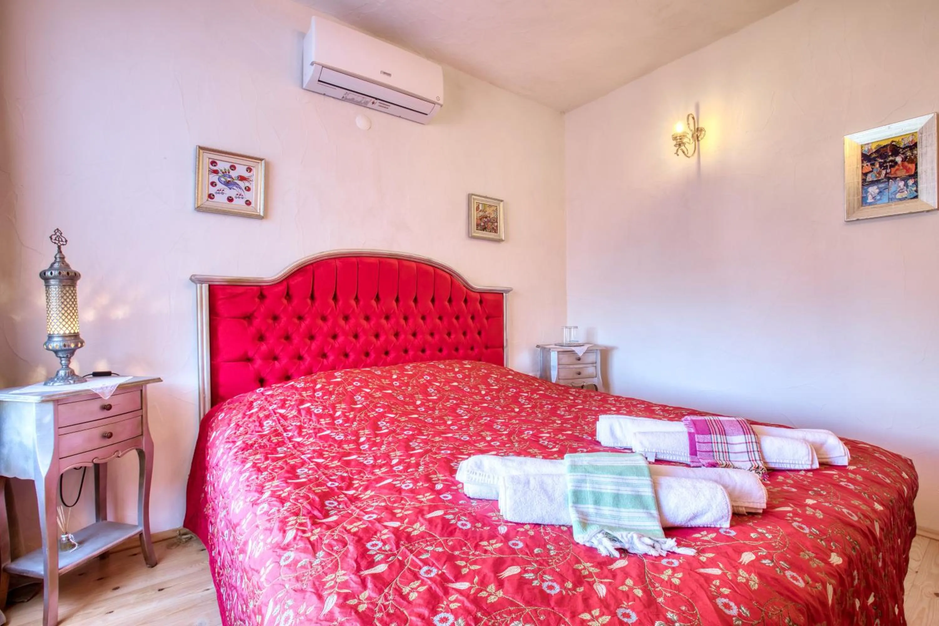 Bed in Kirazlı Sultan Konak