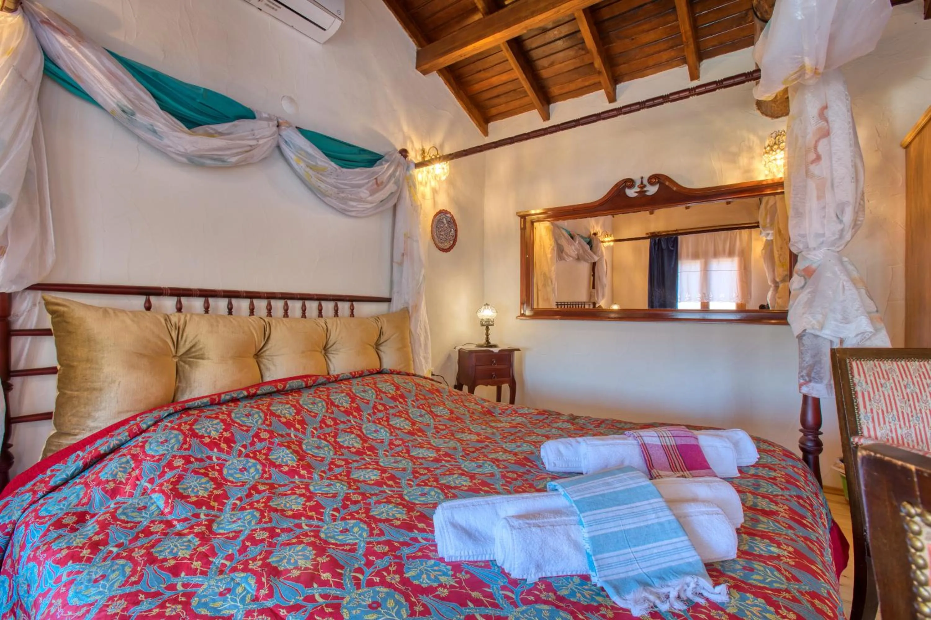 Bed in Kirazlı Sultan Konak