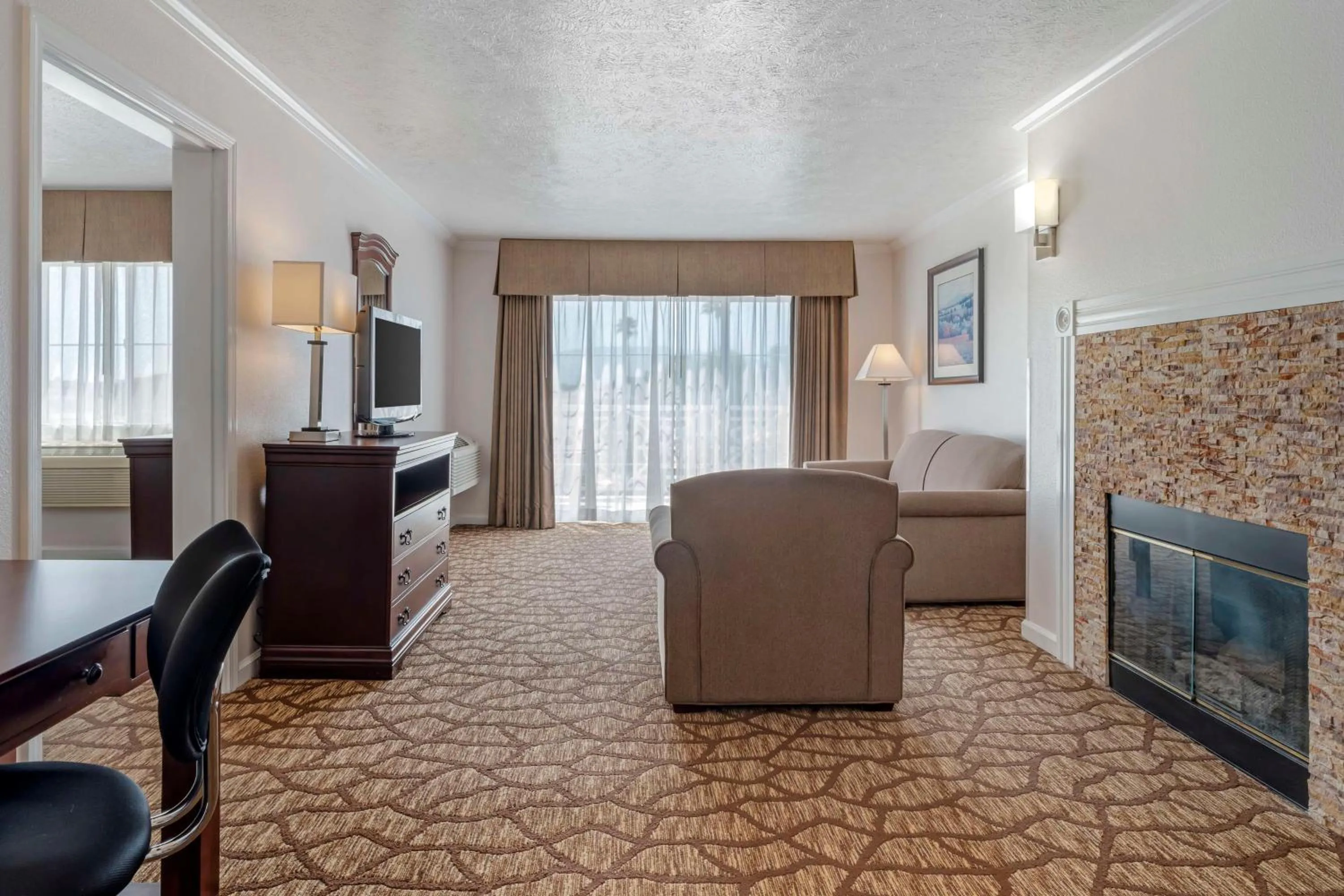 Bedroom in Best Western Salinas Monterey