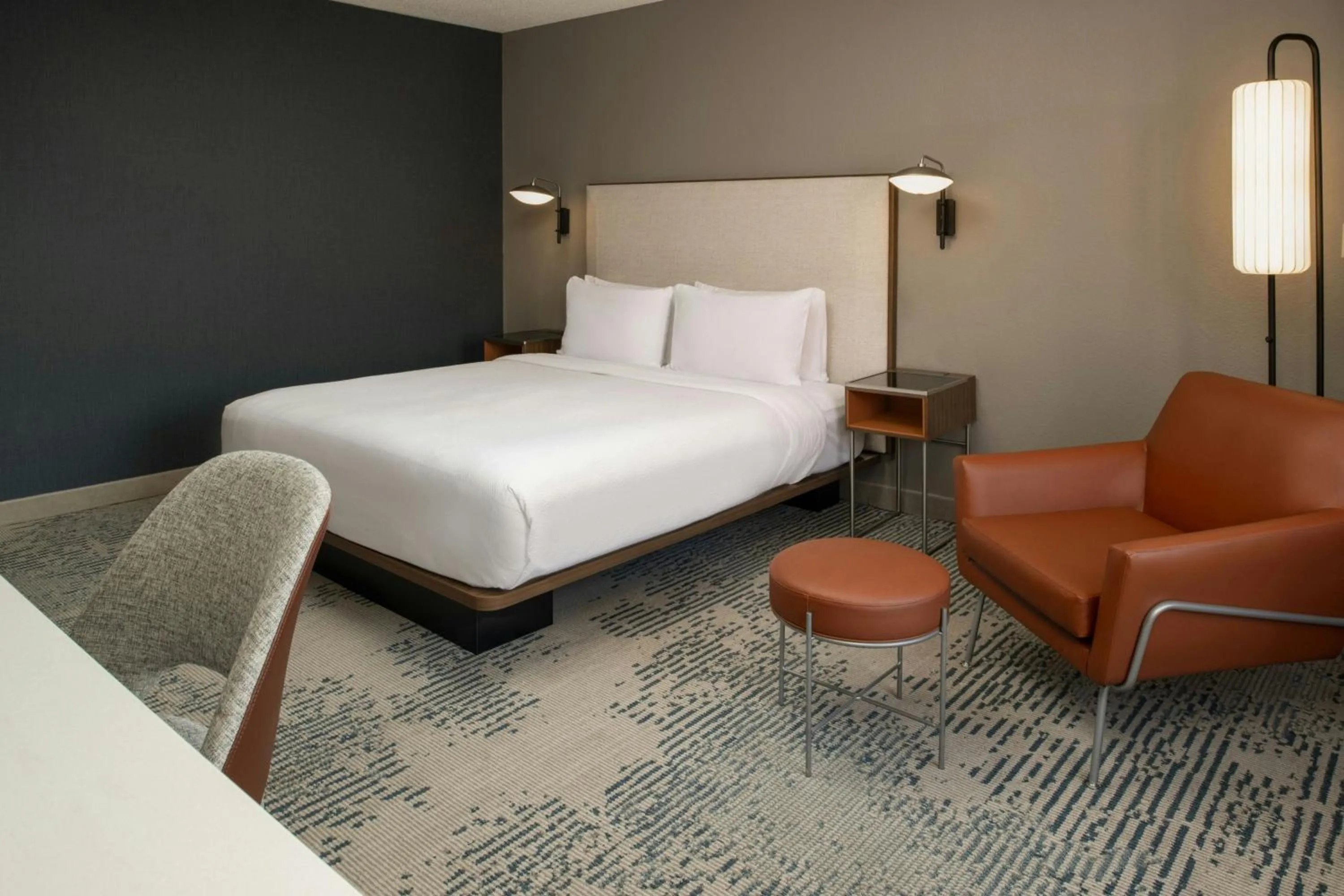 Photo of the whole room, Bed in Courtyard by Marriott New Orleans Warehouse Arts District