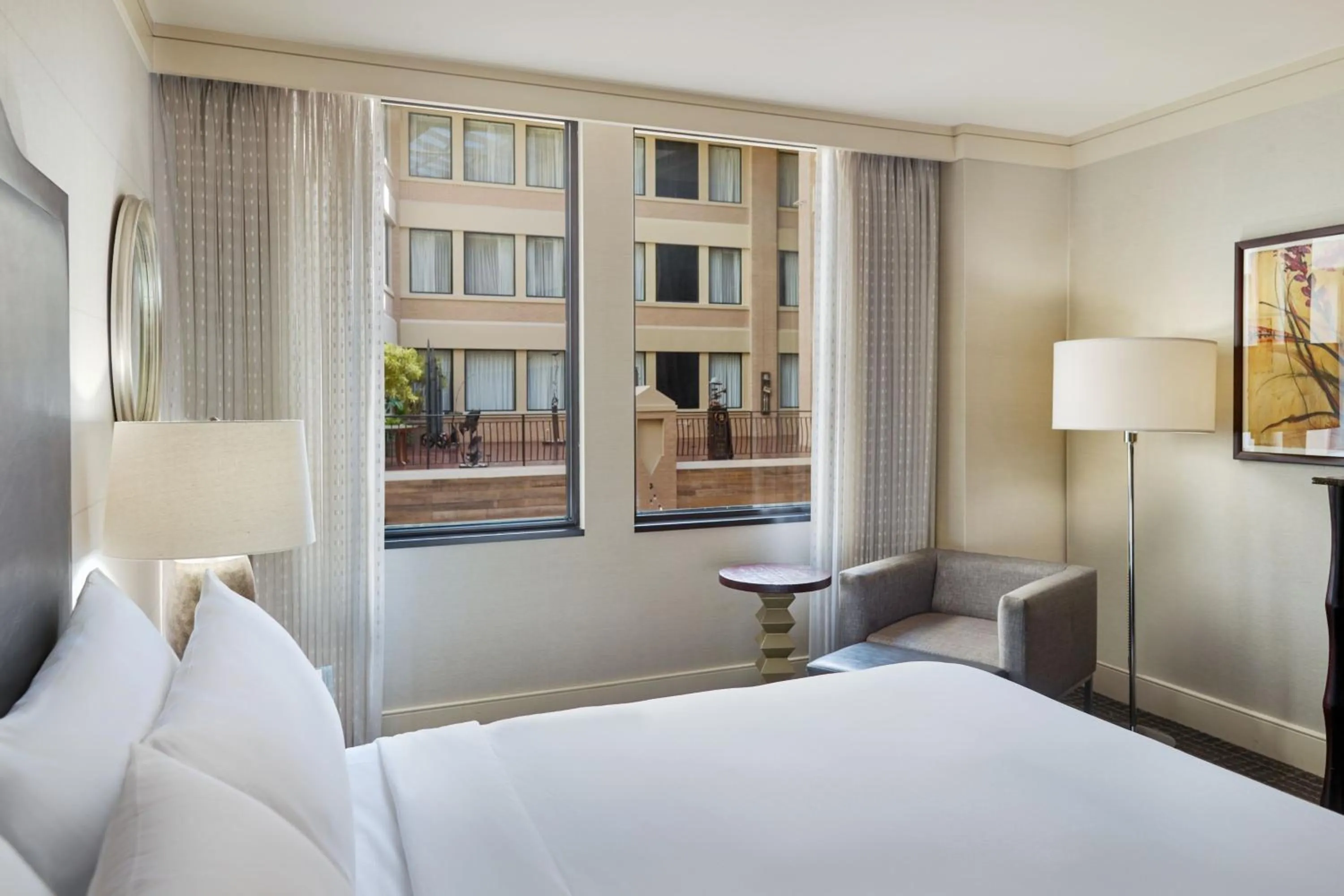 Photo of the whole room, Bed in Renaissance New Orleans Arts Warehouse District Hotel