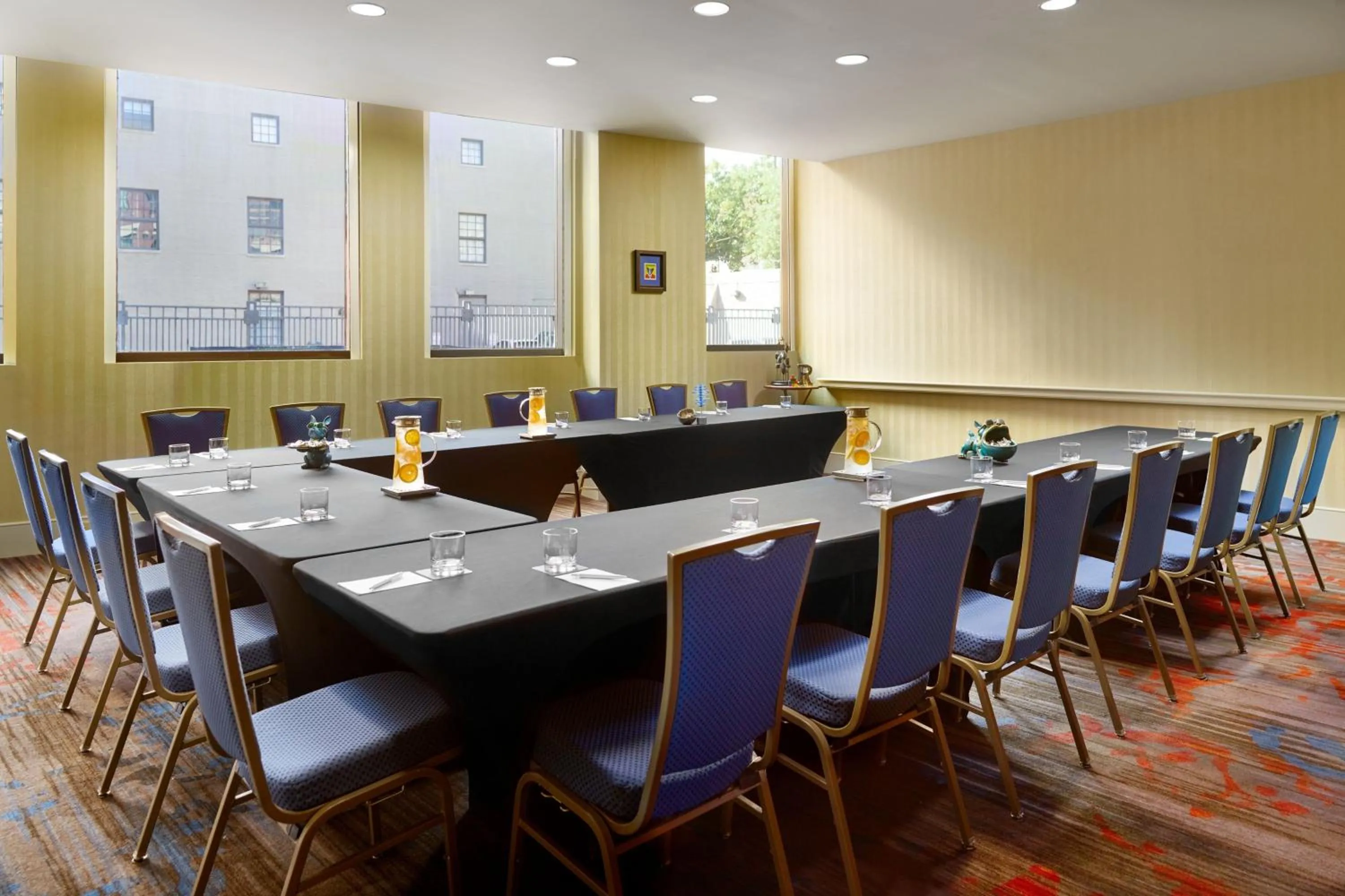 Meeting/conference room in Renaissance New Orleans Arts Warehouse District Hotel