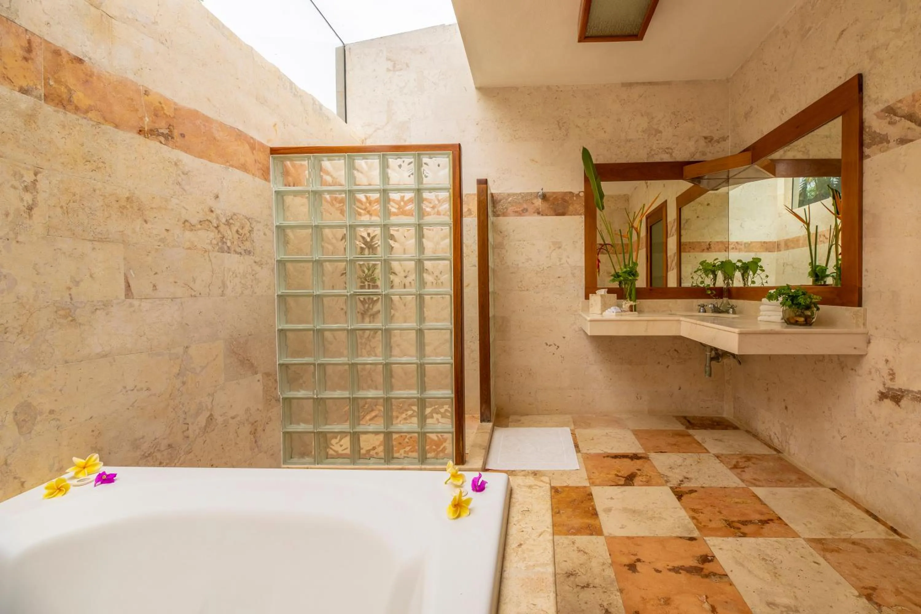 Shower in Hacienda Uxmal Plantation & Museum