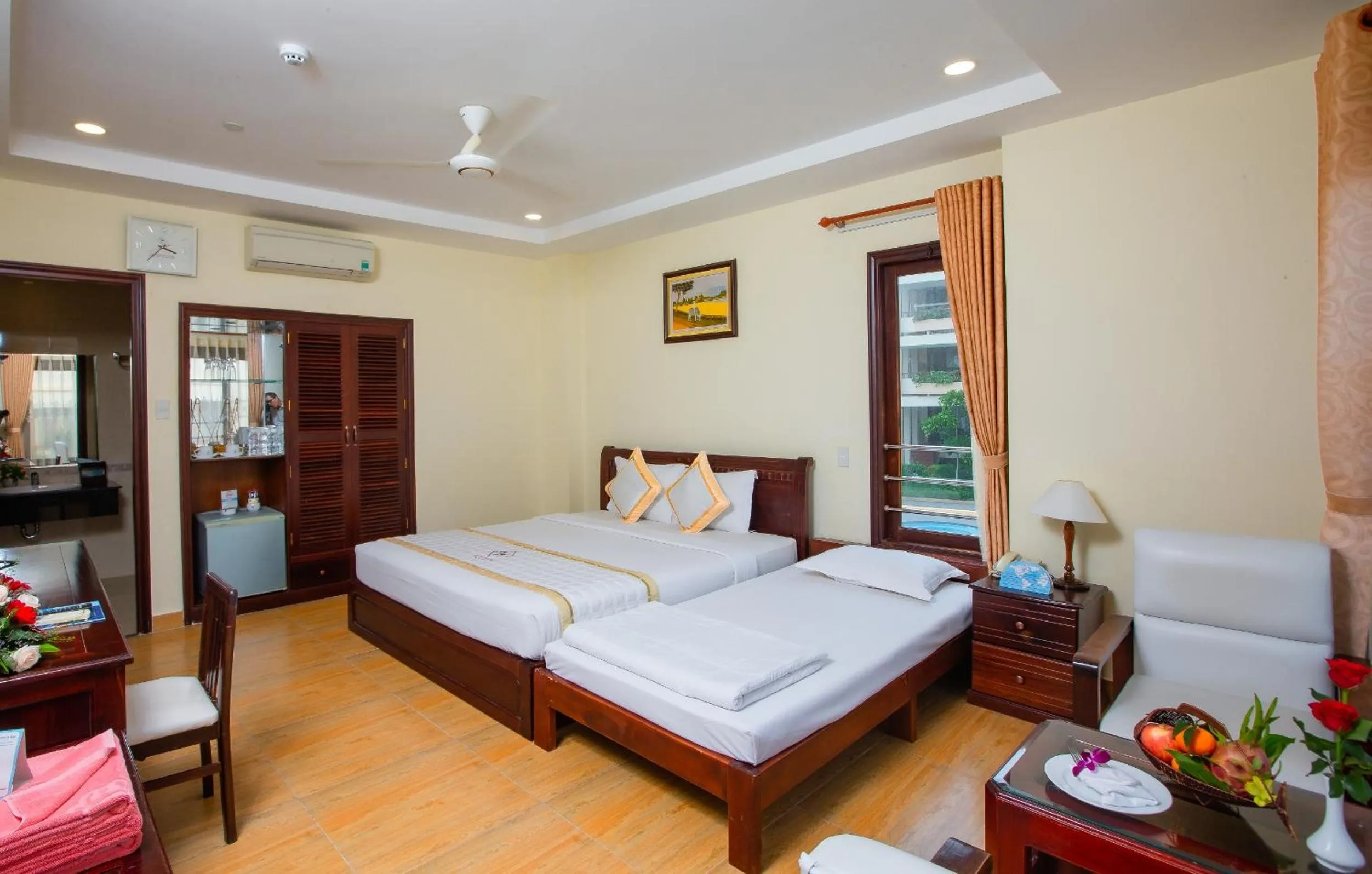 Bed in TIEN DAT MUI NE Resort & Spa