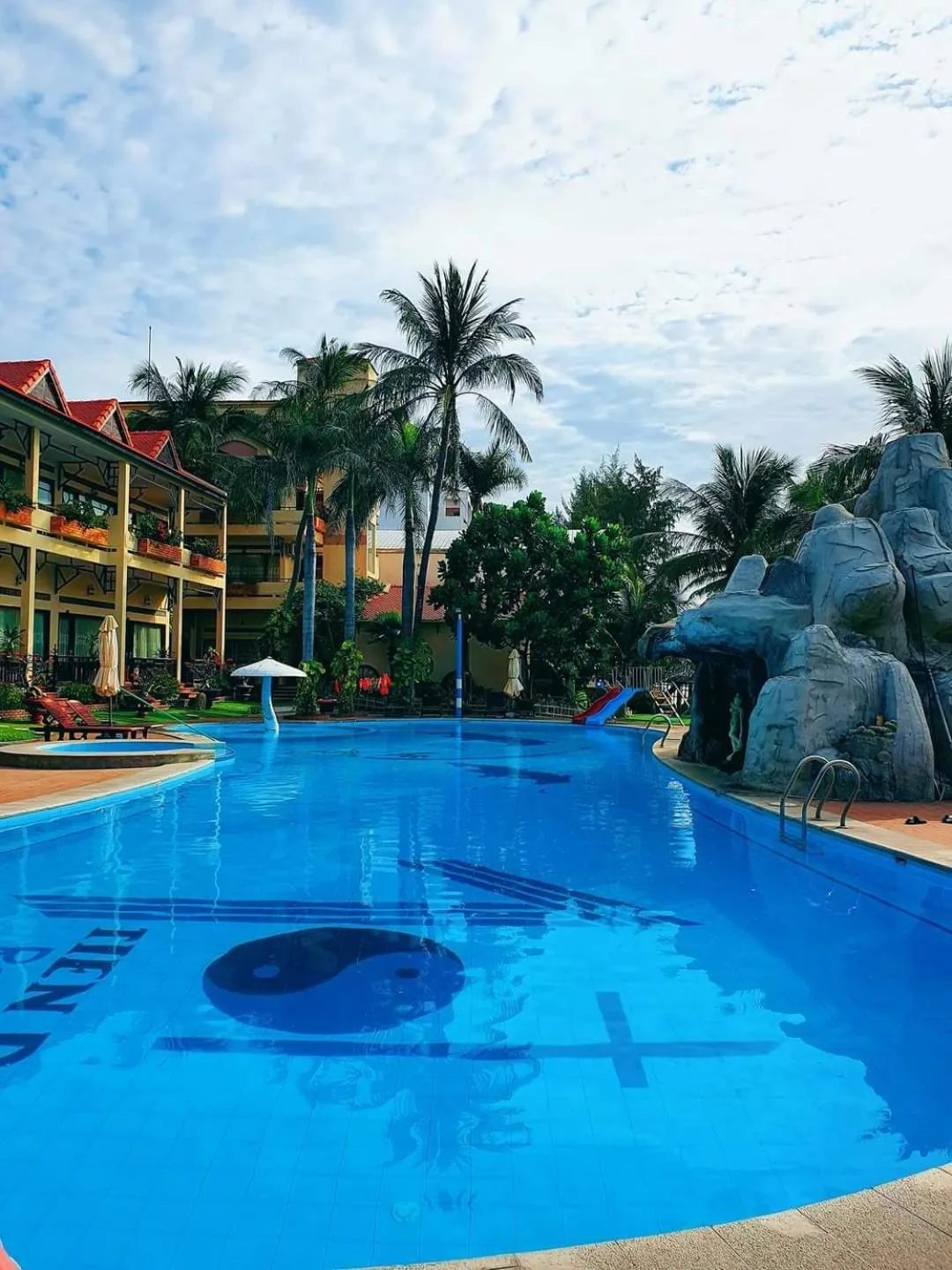 Swimming pool in TIEN DAT MUI NE Resort & Spa