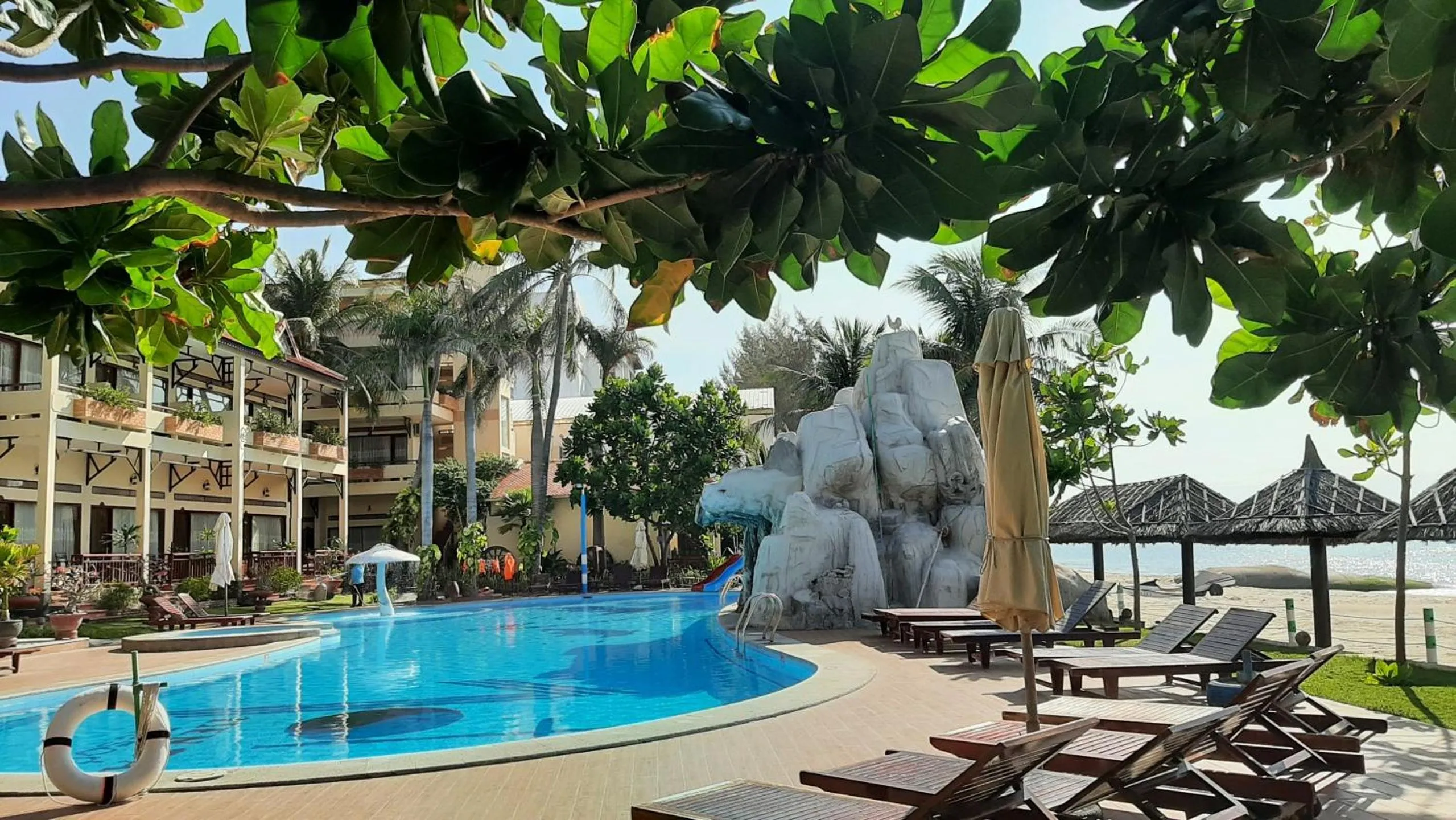 Swimming pool in TIEN DAT MUI NE Resort & Spa