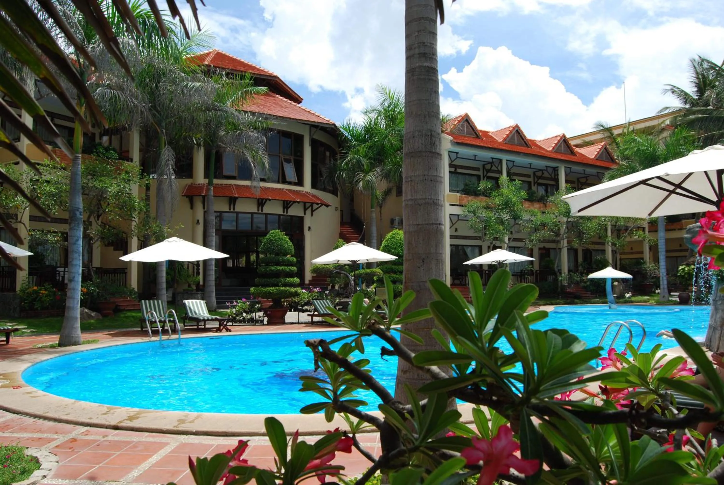 Swimming pool in TIEN DAT MUI NE Resort & Spa