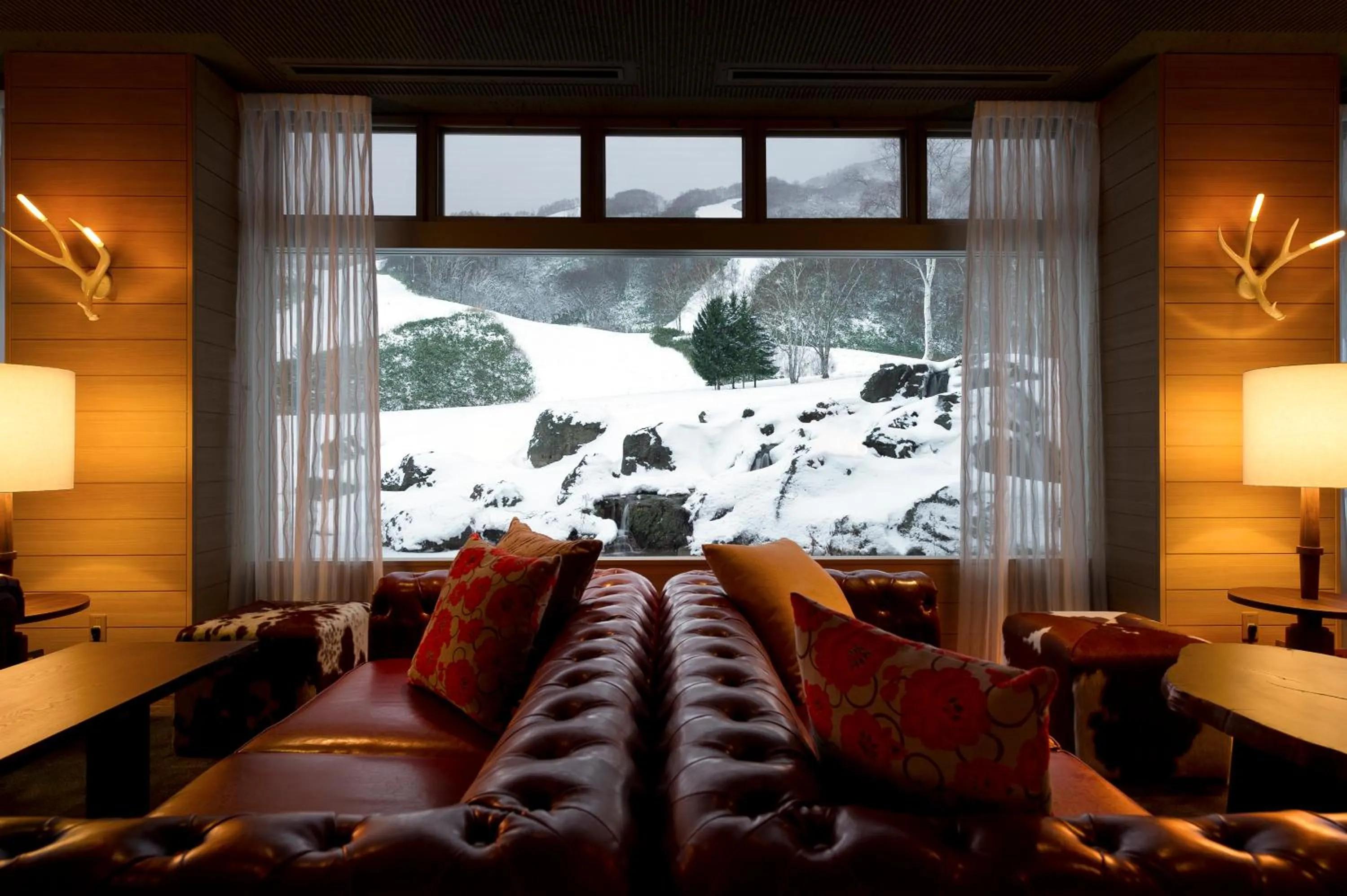 Lounge or bar in The Green Leaf Niseko Village, Tapestry Collection by Hilton