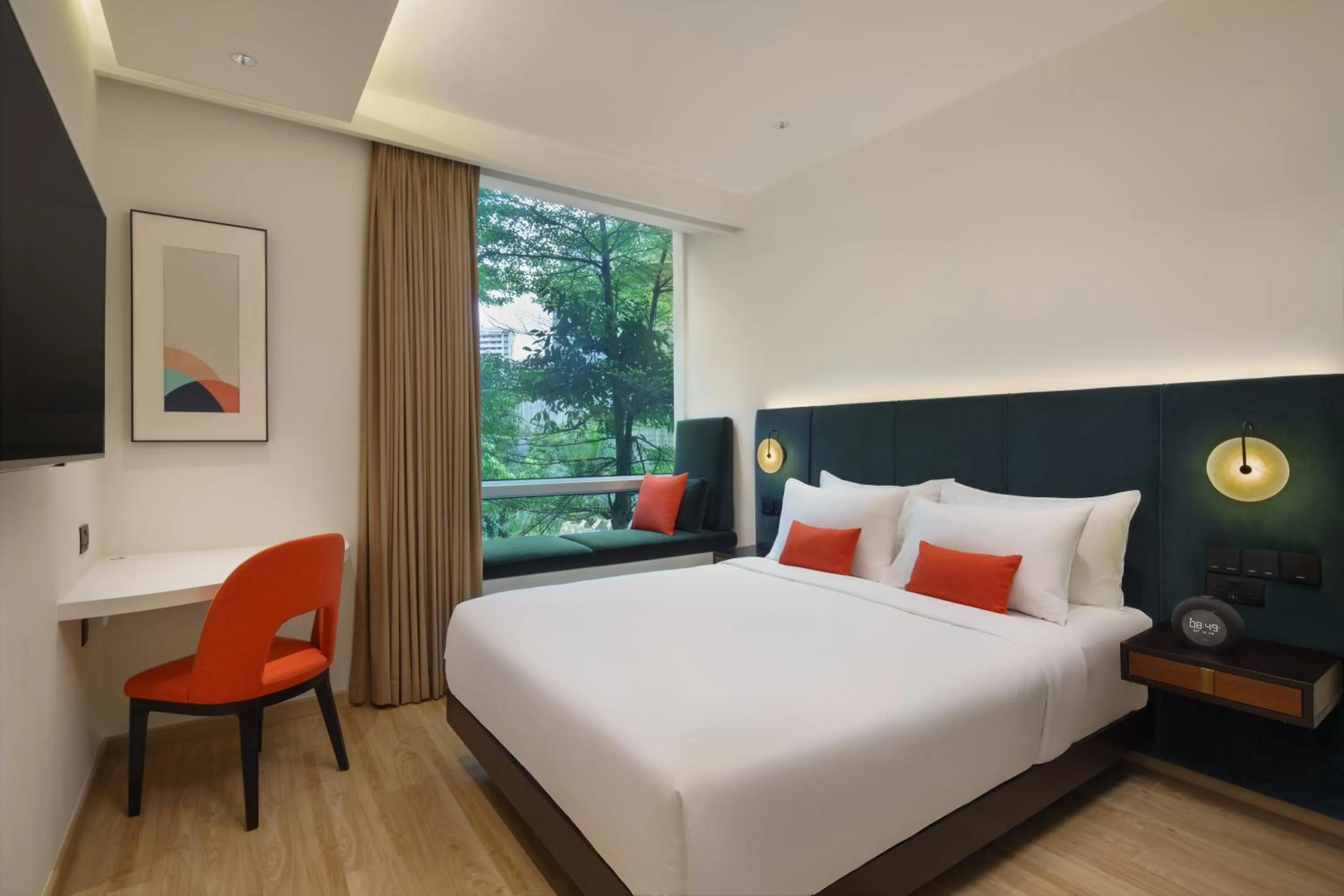 Photo of the whole room, Bed in Park Regis by Prince Singapore - Newly Renovated