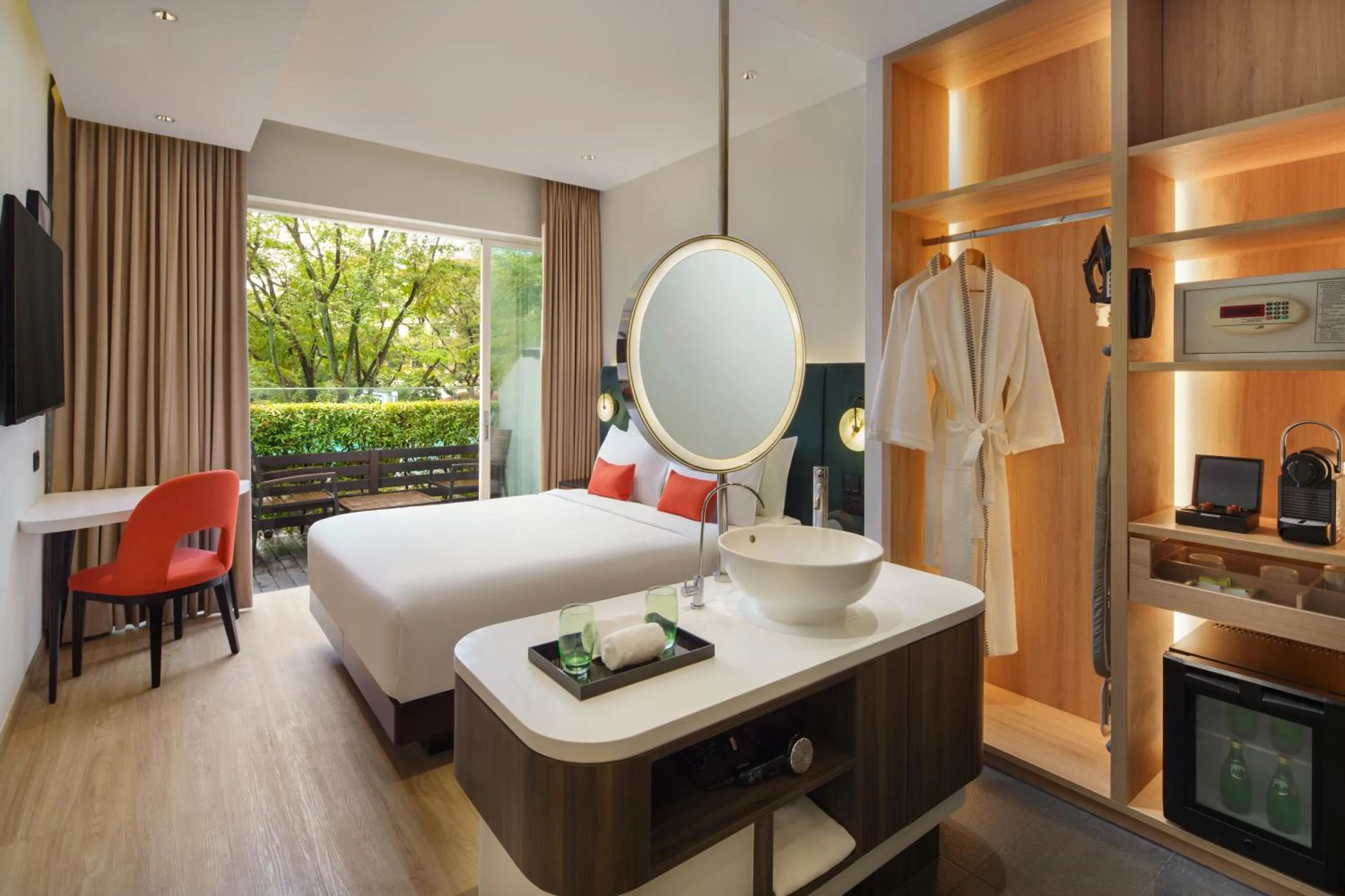 Bed in Park Regis by Prince Singapore - Newly Renovated