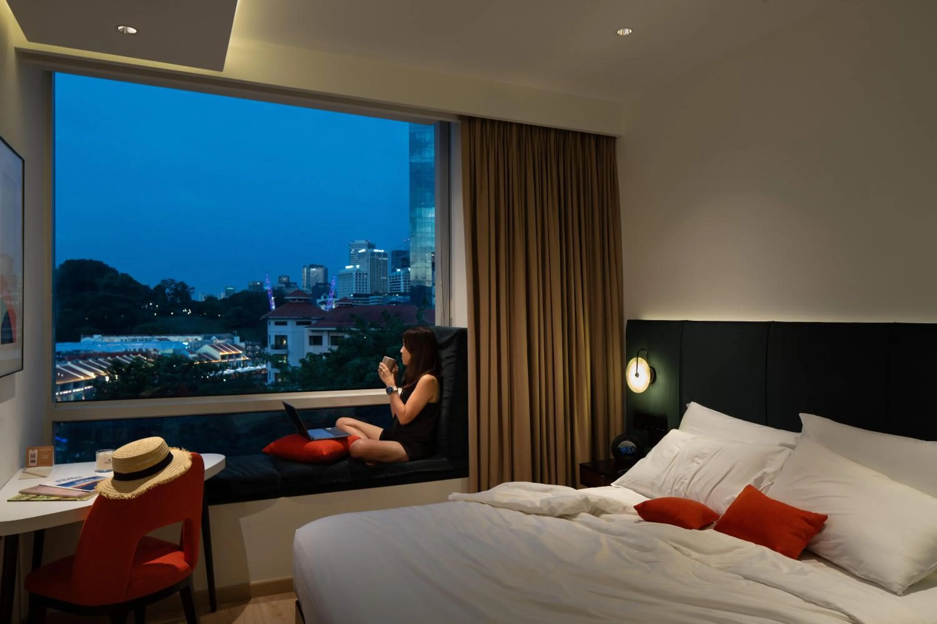 Night, Bed in Park Regis by Prince Singapore - Newly Renovated