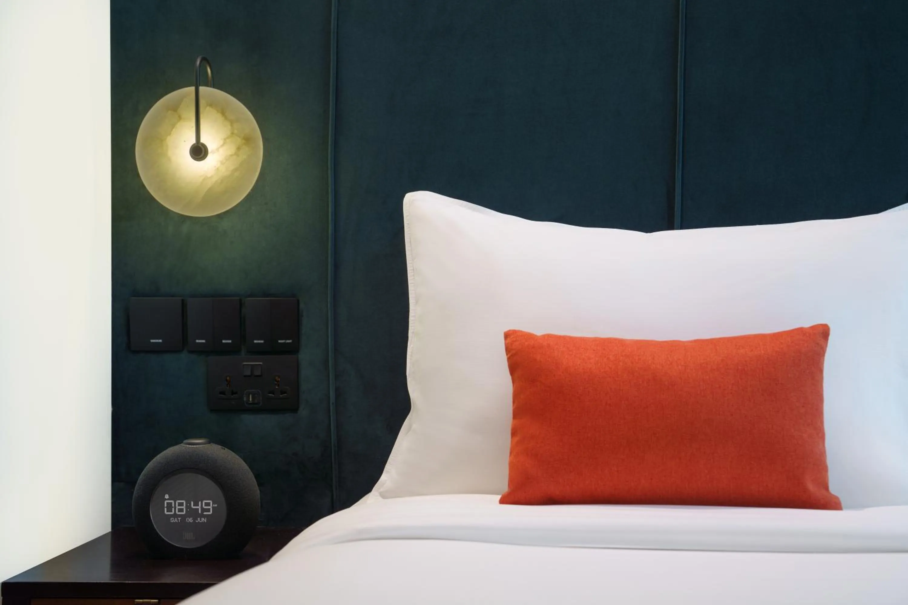 Bed in Park Regis by Prince Singapore - Newly Renovated