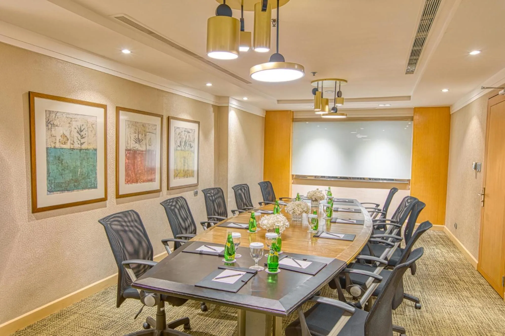 Business facilities in Eastwood Richmonde Hotel Quezon City