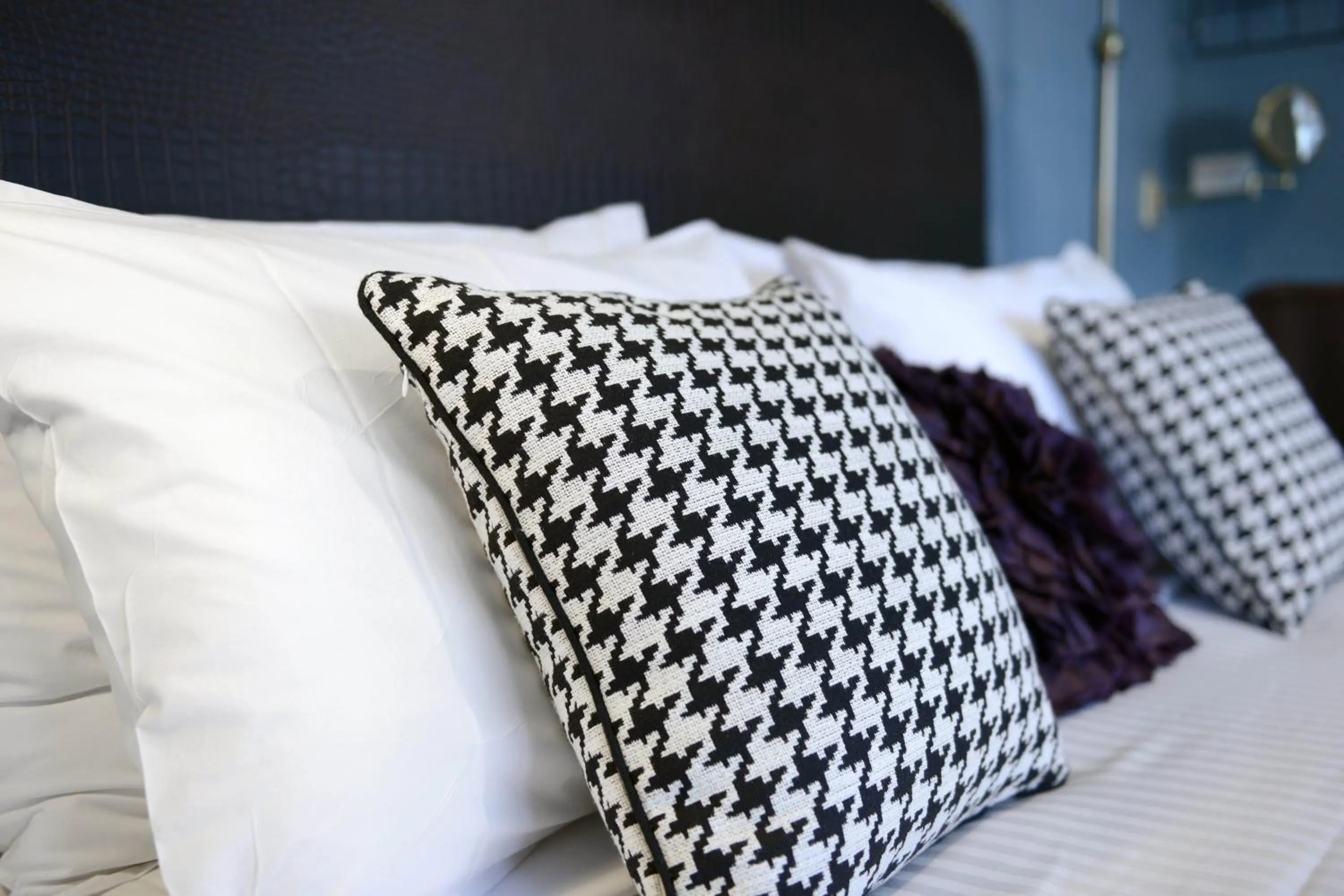 Bedroom, Bed in The Maisonette