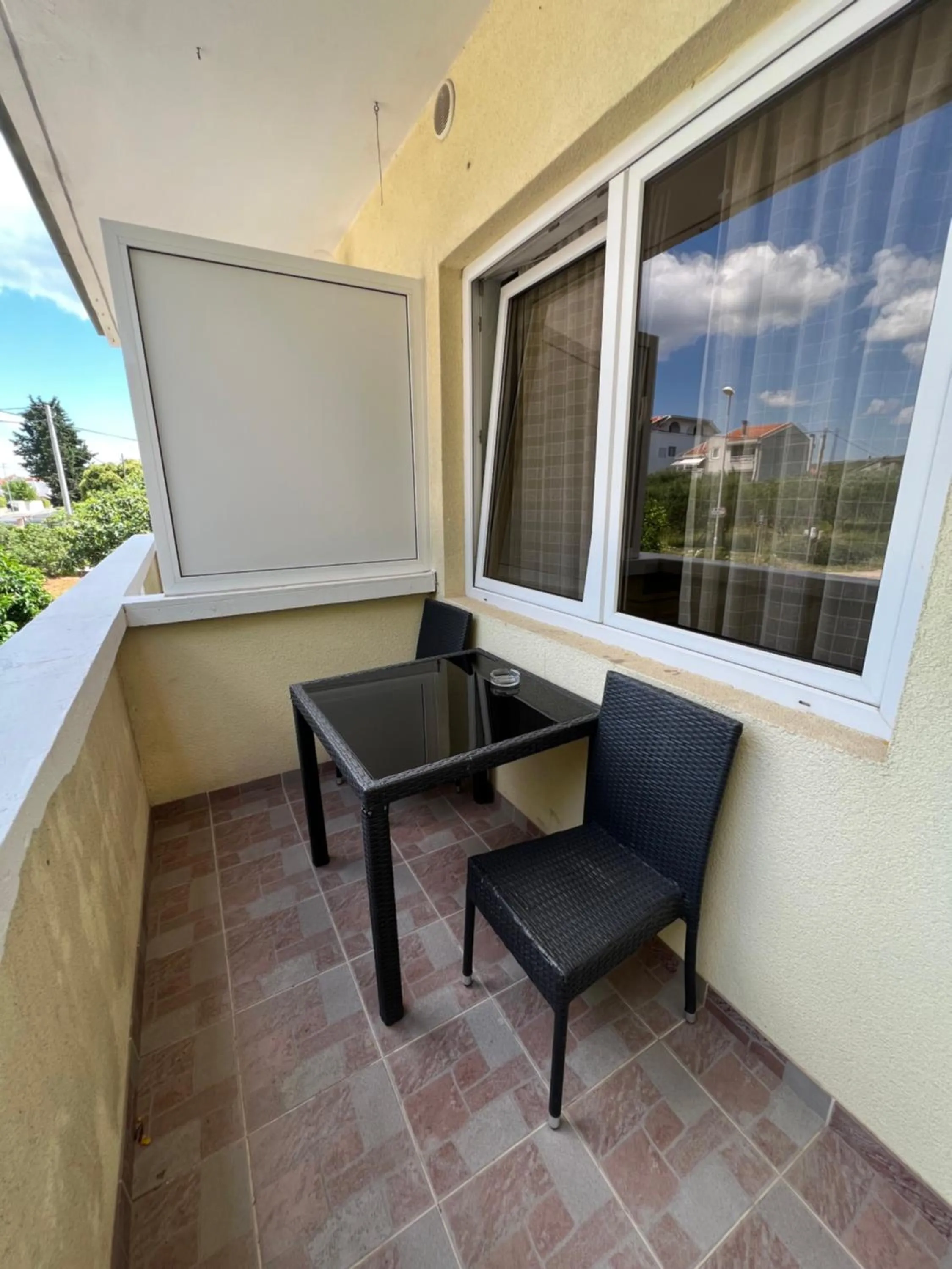 Day in Apartments and pansion M&R