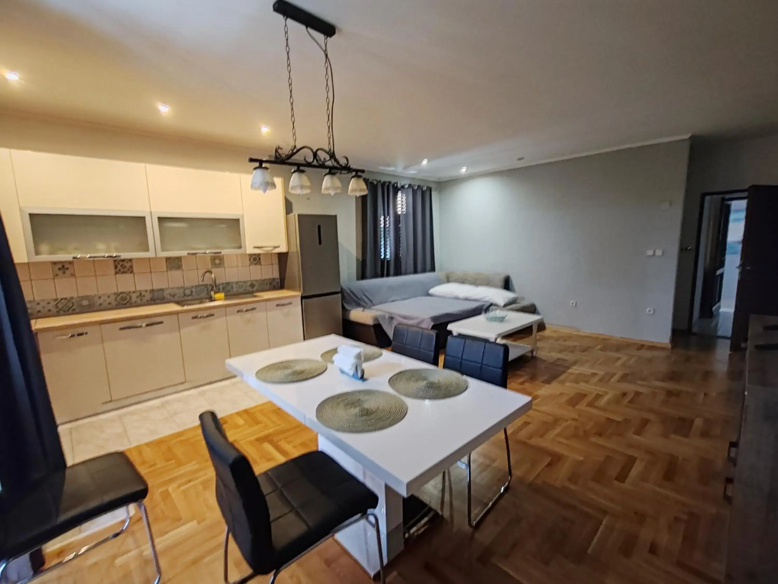 Deluxe Double Room with Balcony and Sea View in Apartments and pansion M&R Deluxe Double Room with Balcony and Sea View in Apartments and pansion M&R