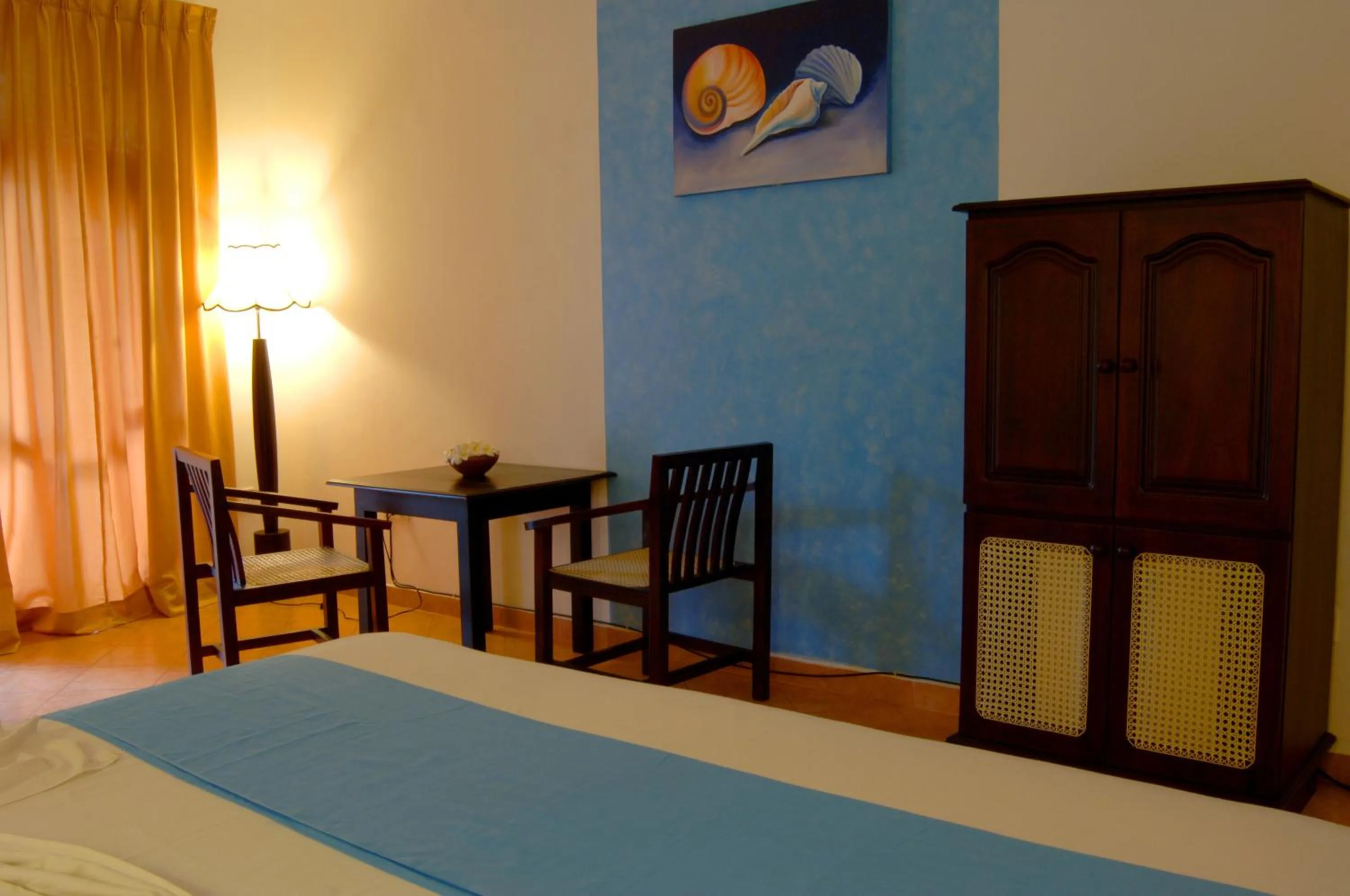 Seating area, Bed in Sandali Walauwa