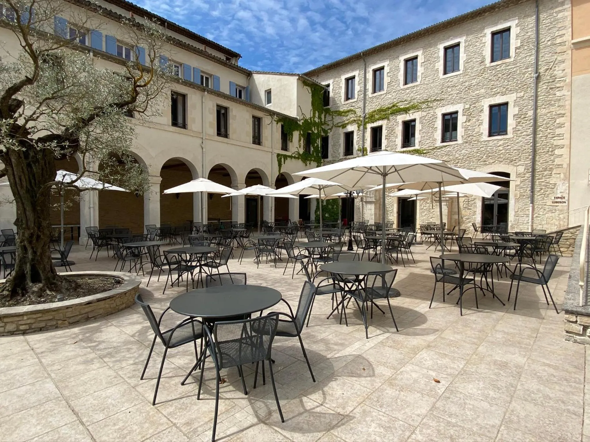 Property building in Hôtellerie Notre Dame de Lumières