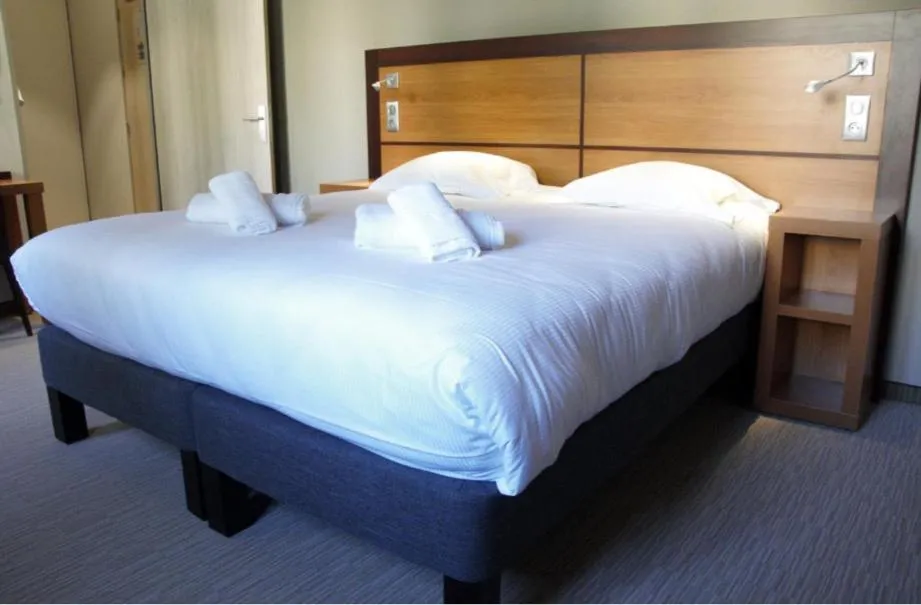 Bed in Hôtellerie Notre Dame de Lumières