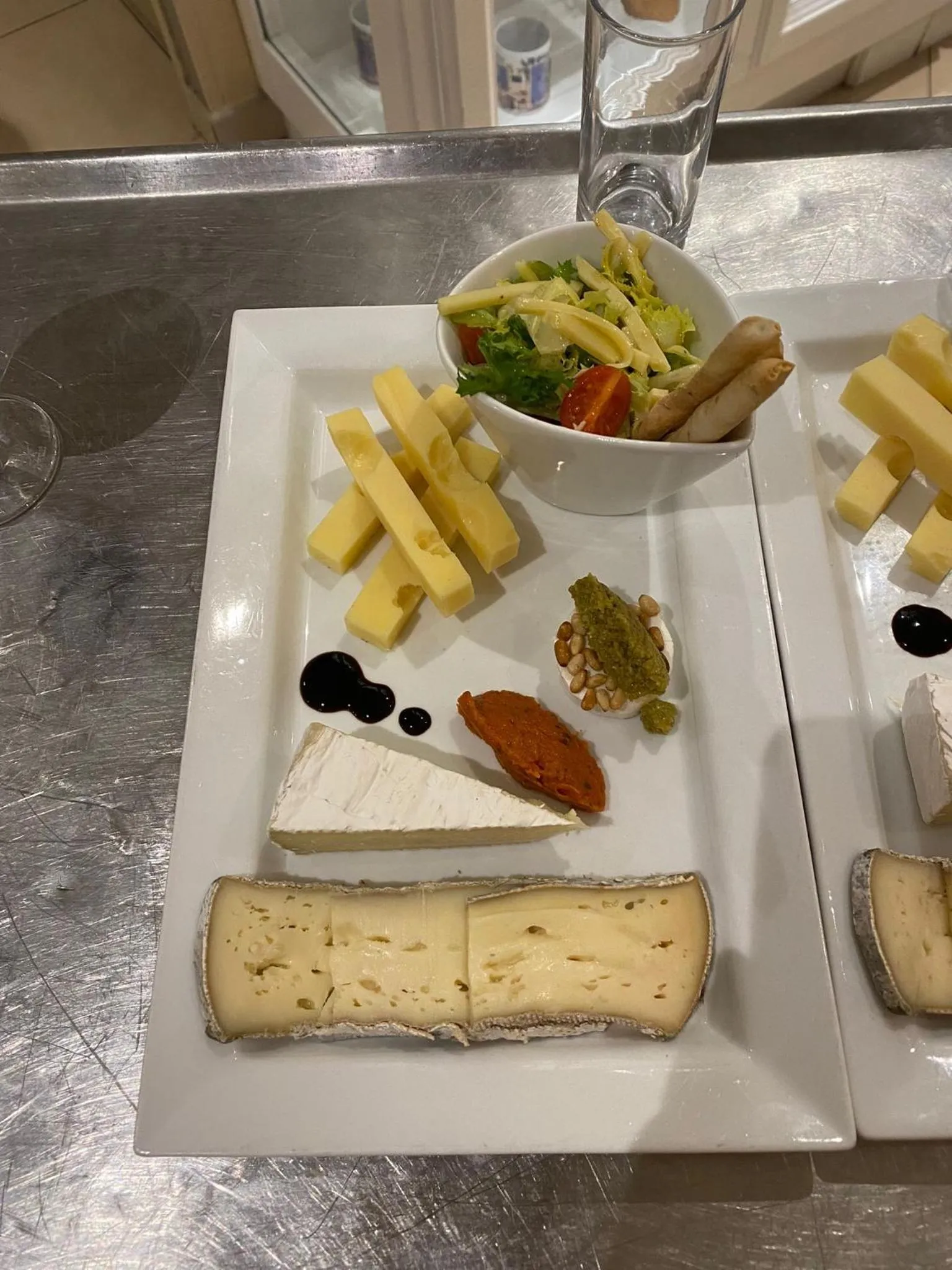 Food and drinks in Hôtellerie Notre Dame de Lumières