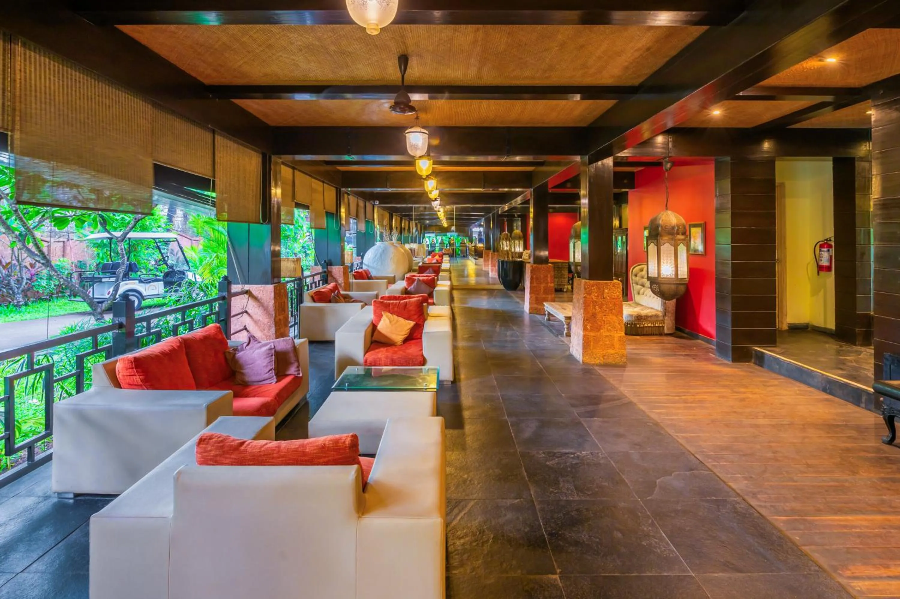 Lobby or reception in O Hotel Goa, Candolim Beach