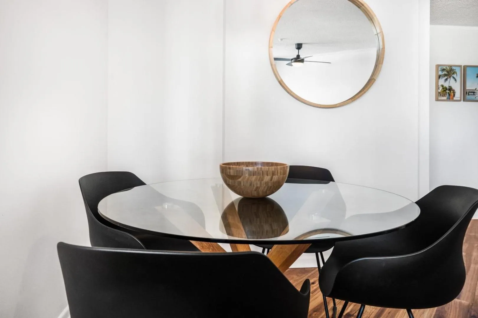 Dining area in Horizons Holiday Apartments - OFFICIAL