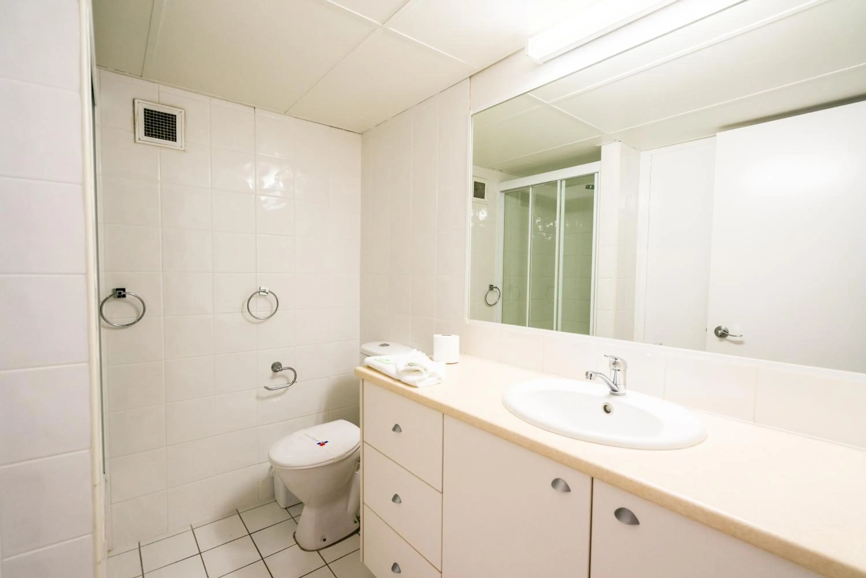 Bathroom in Horizons Holiday Apartments - OFFICIAL