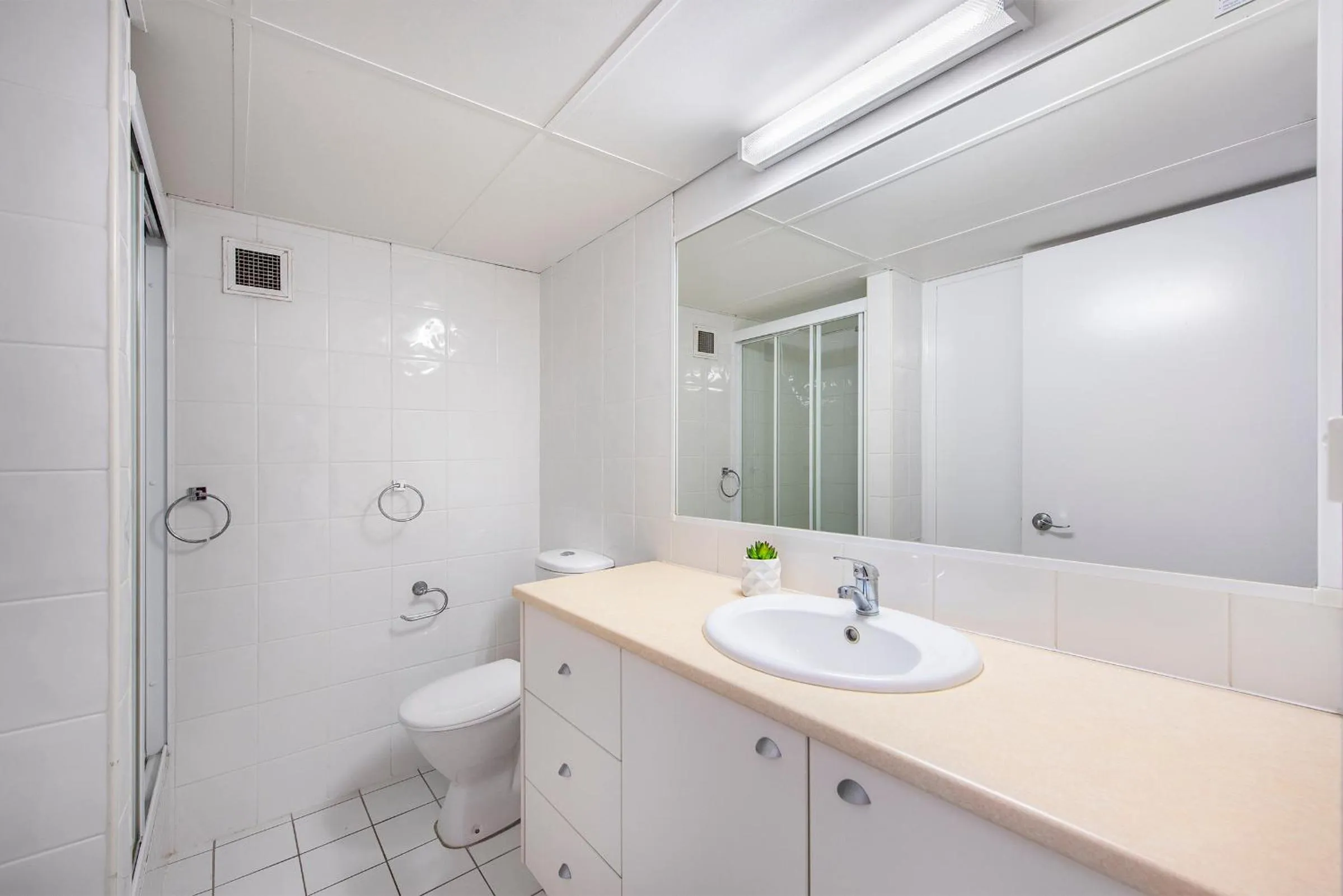 Bathroom in Horizons Holiday Apartments - OFFICIAL