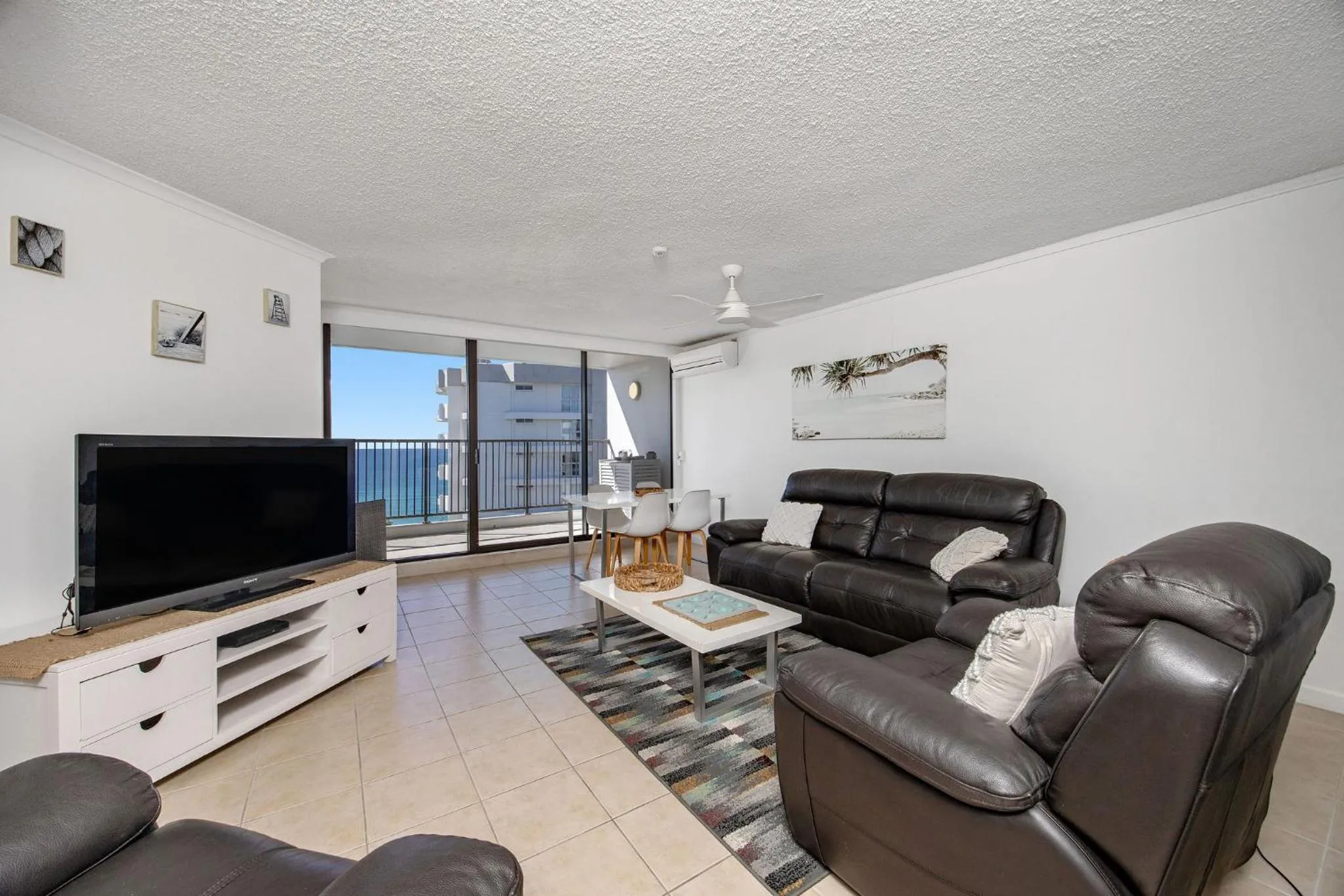 TV and multimedia in Horizons Holiday Apartments - OFFICIAL