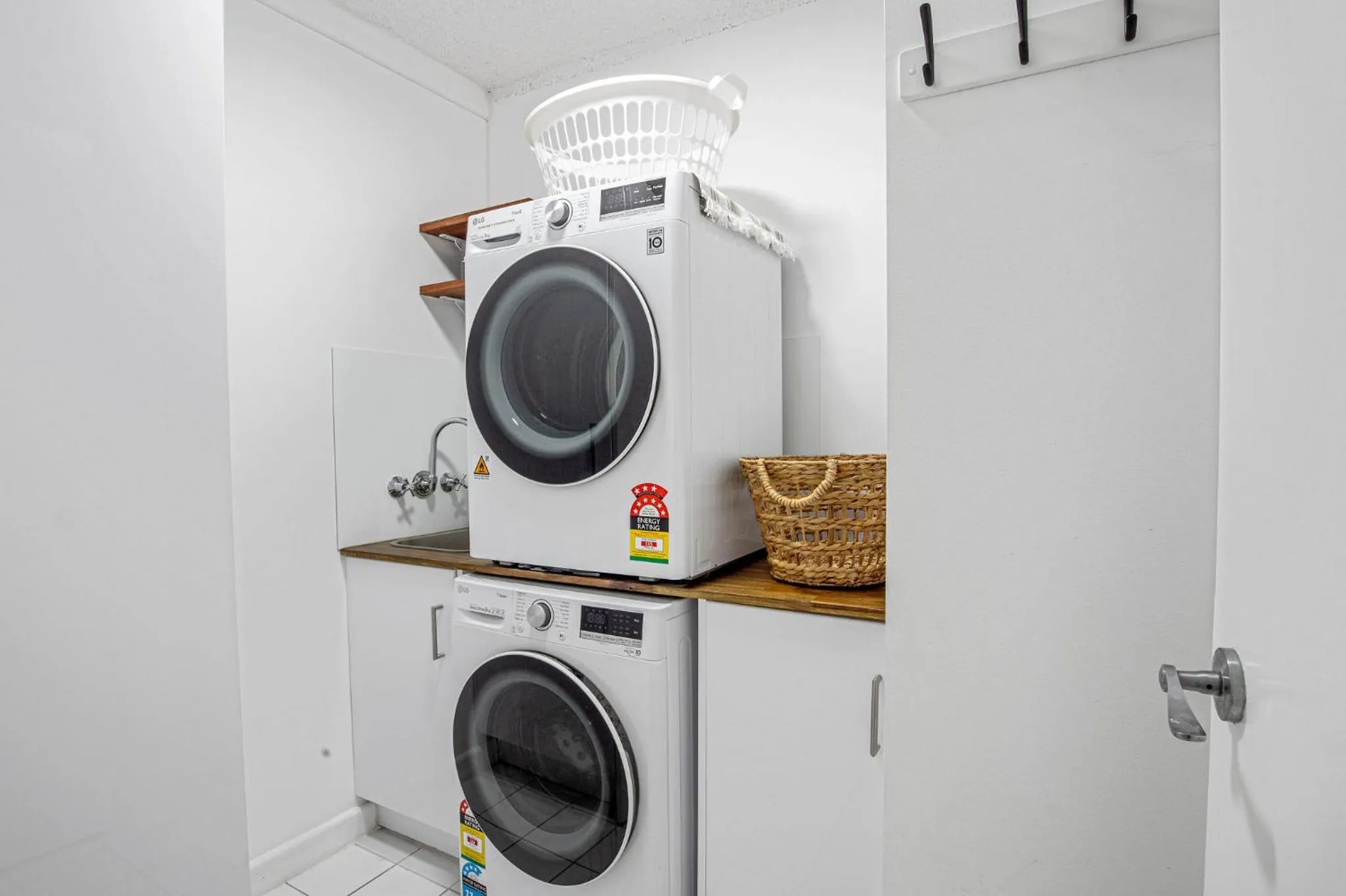 laundry in Horizons Holiday Apartments - OFFICIAL