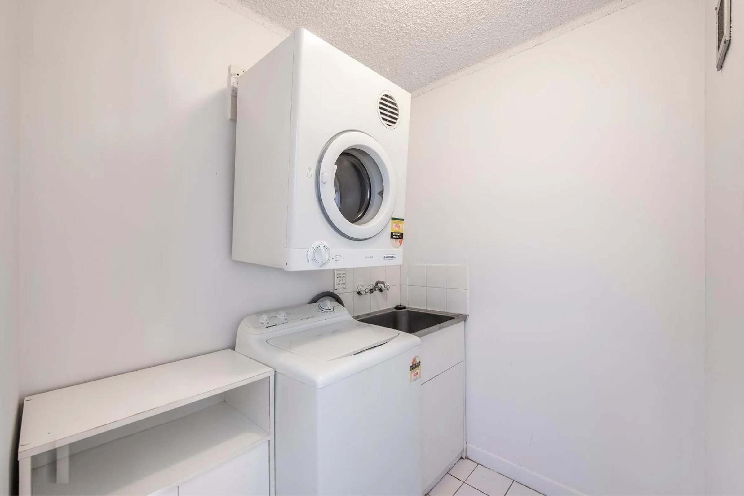 laundry in Horizons Holiday Apartments - OFFICIAL