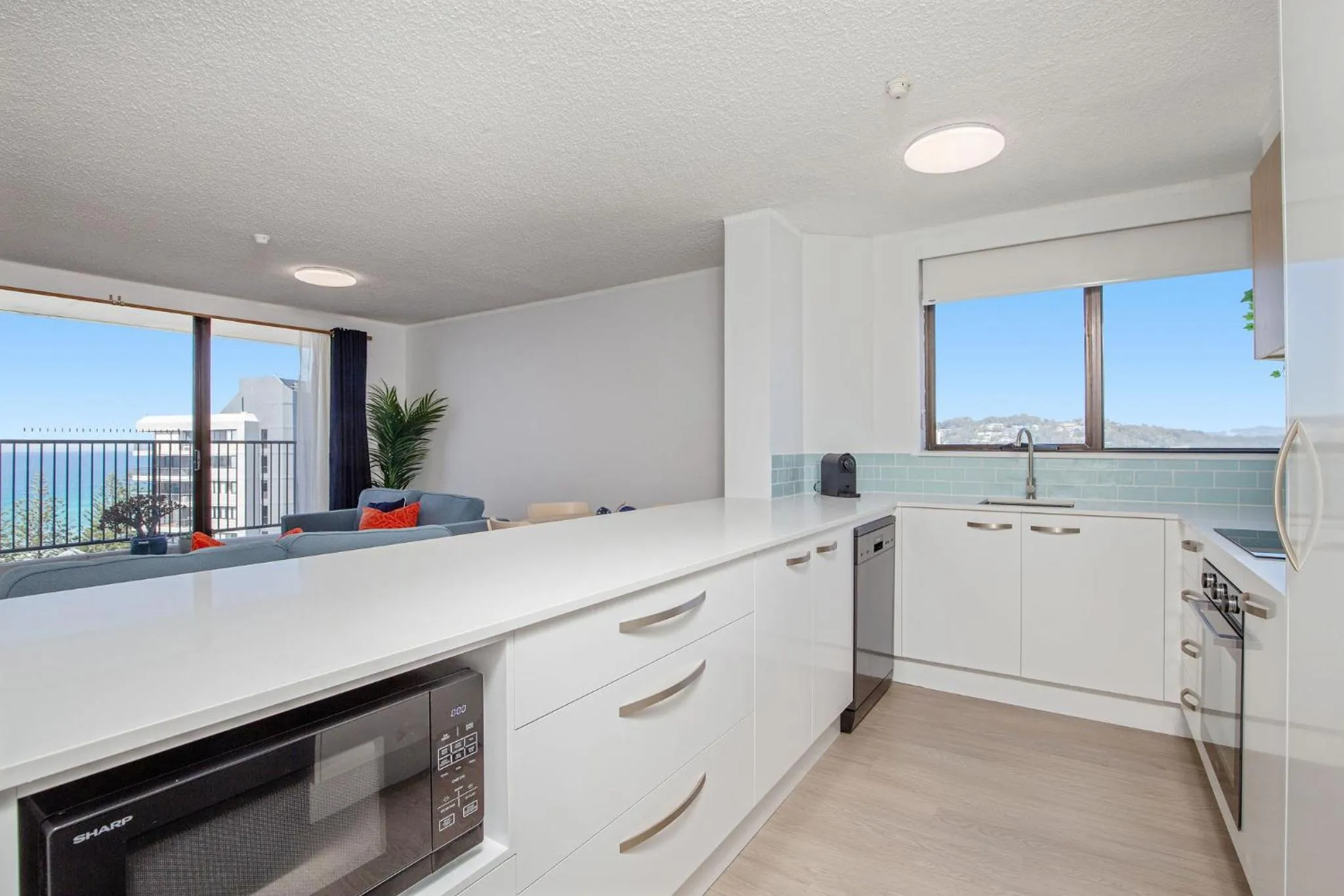 Kitchen or kitchenette in Horizons Holiday Apartments - OFFICIAL