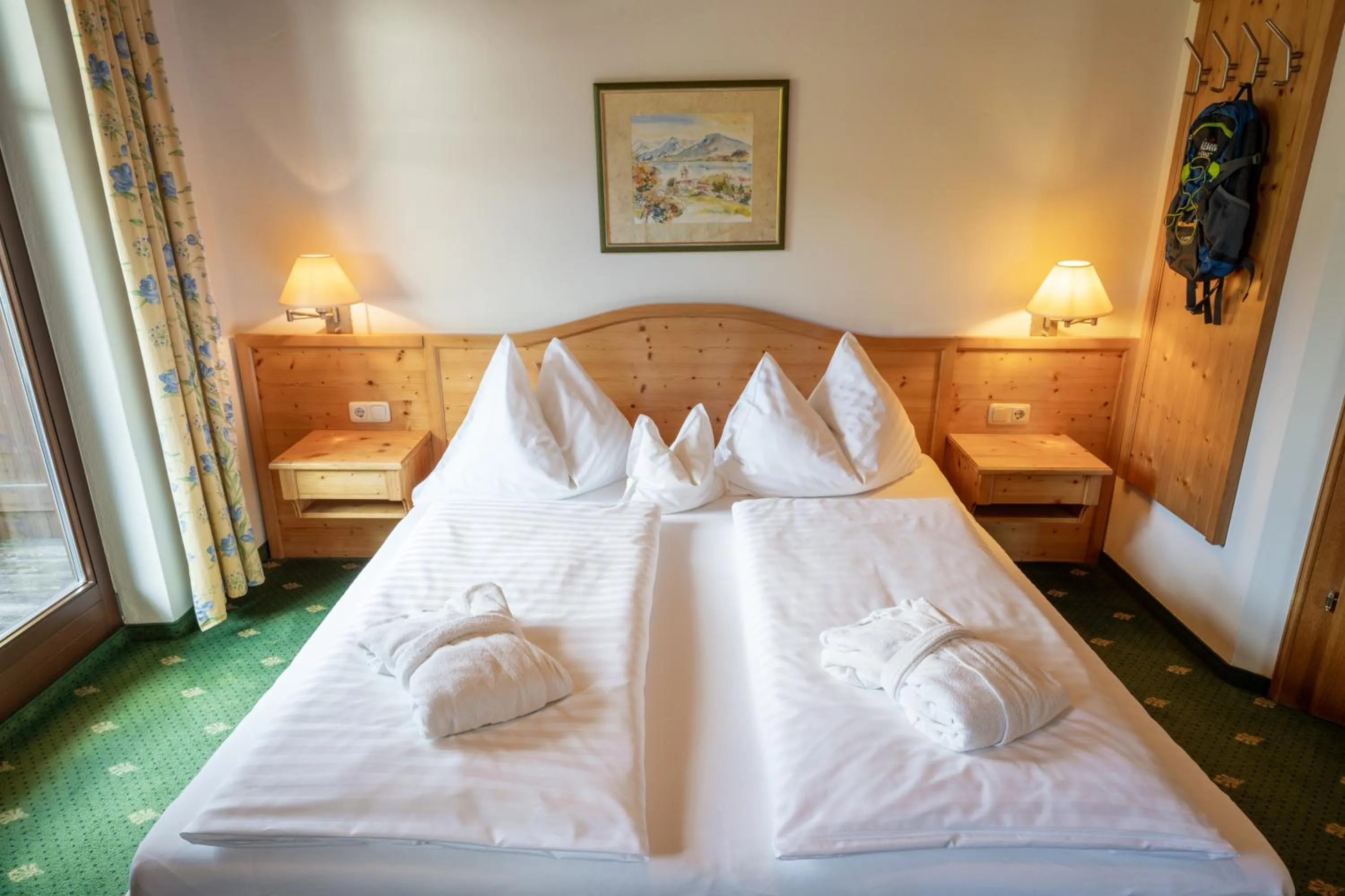 Photo of the whole room, Bed in DAS Hintersee