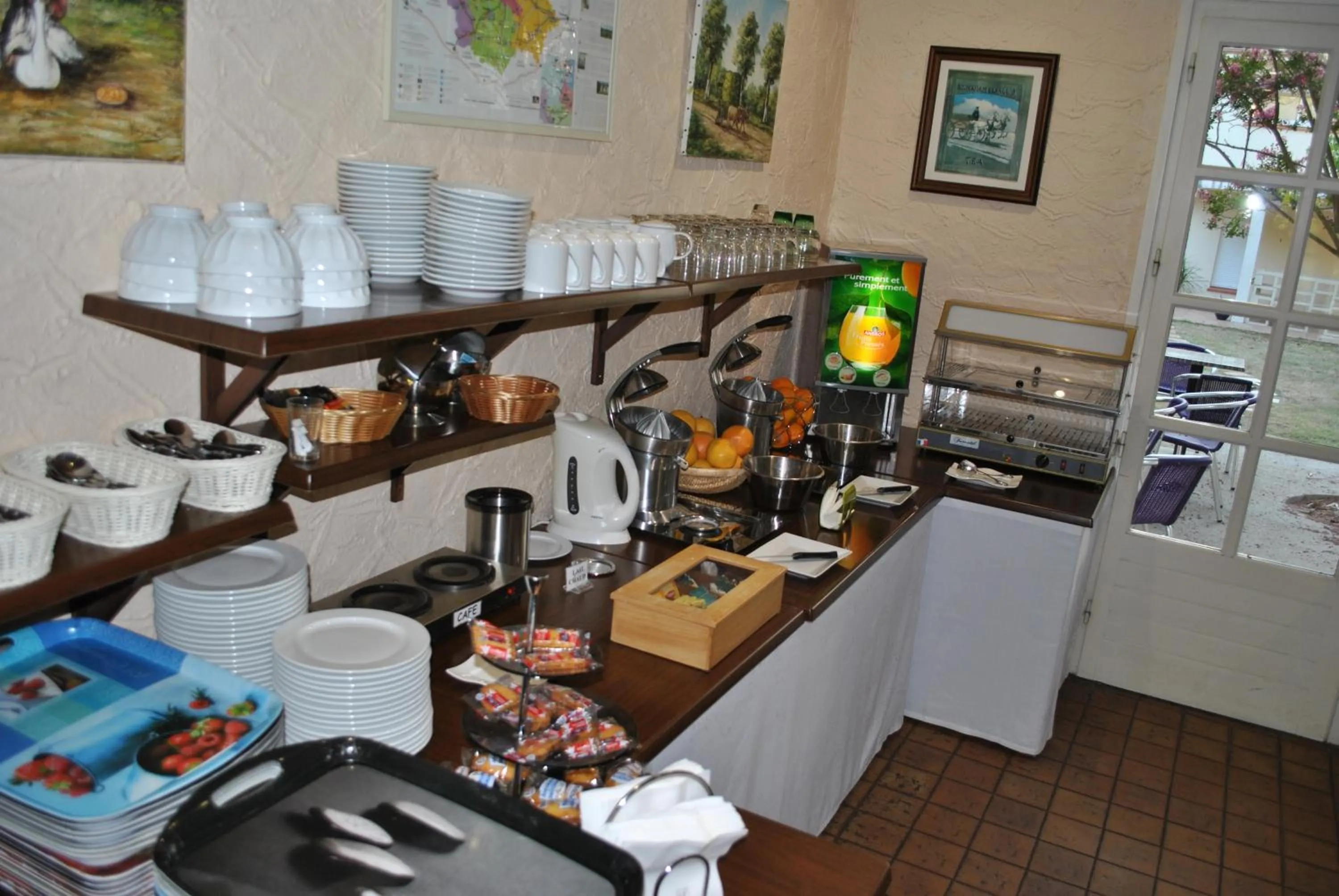 Breakfast in Logis Hôtel & Restaurant Le Fleurance