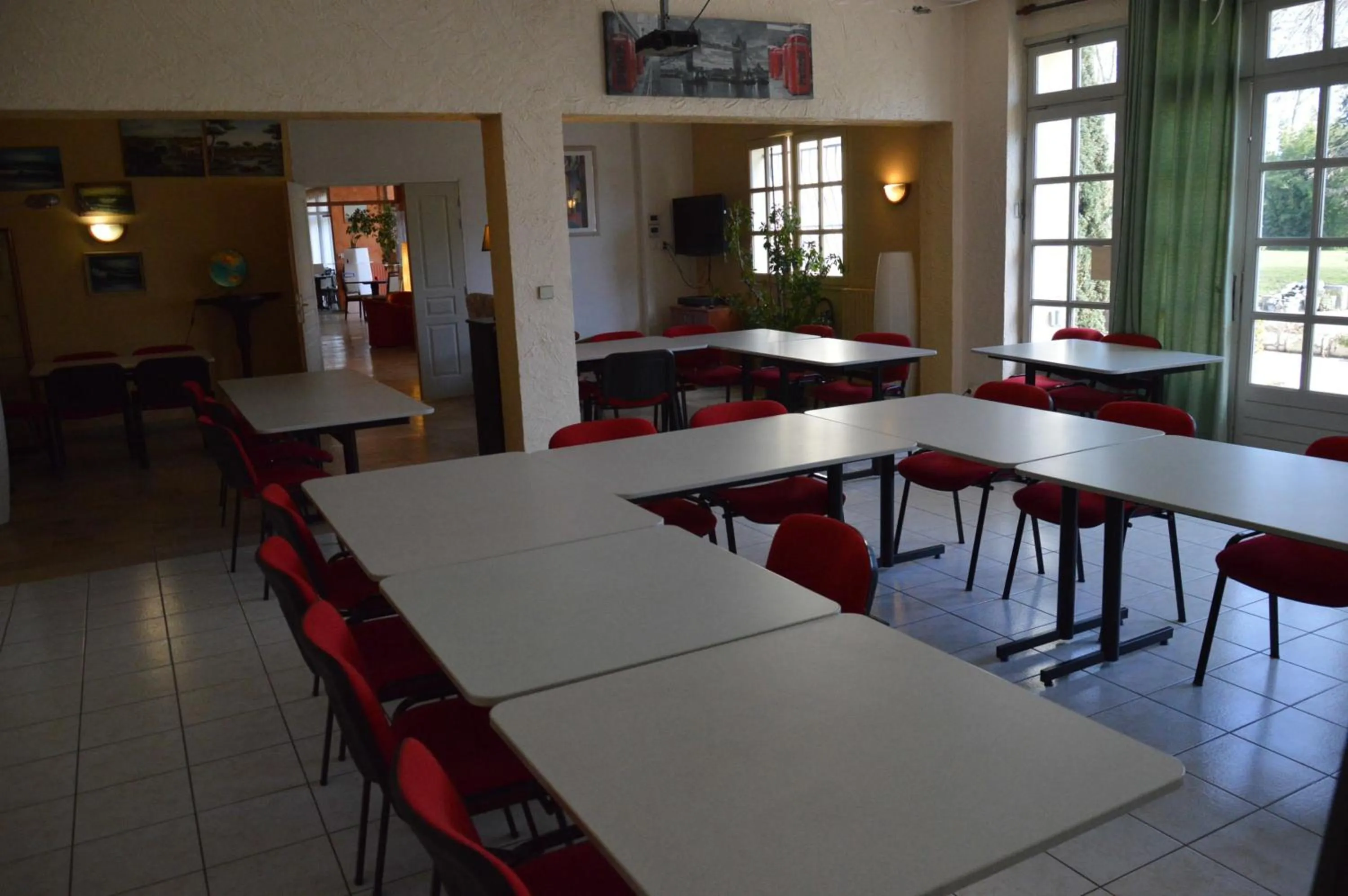 Business facilities in Logis Hôtel & Restaurant Le Fleurance