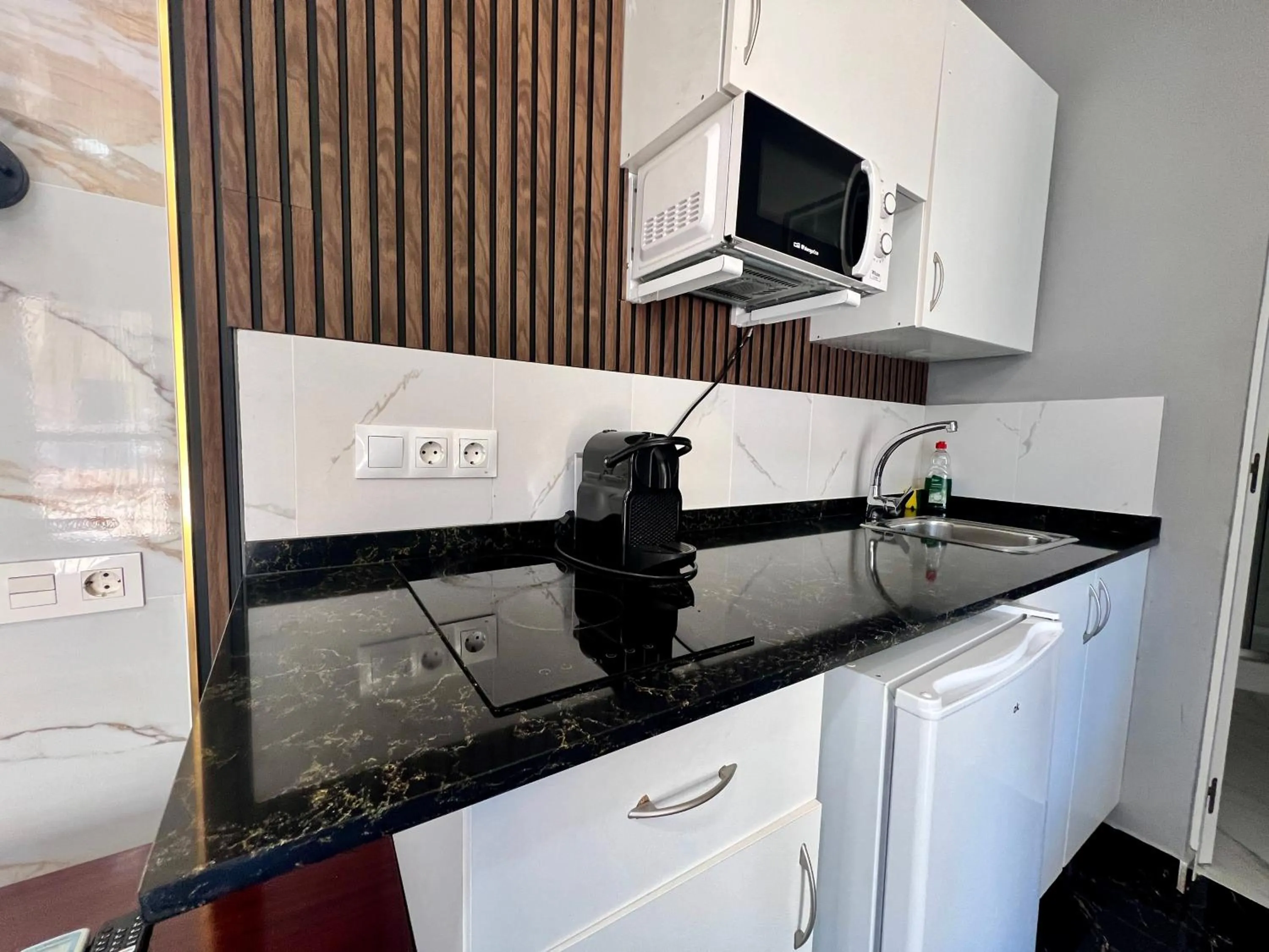 Kitchen or kitchenette in Costa Marbella Star Light